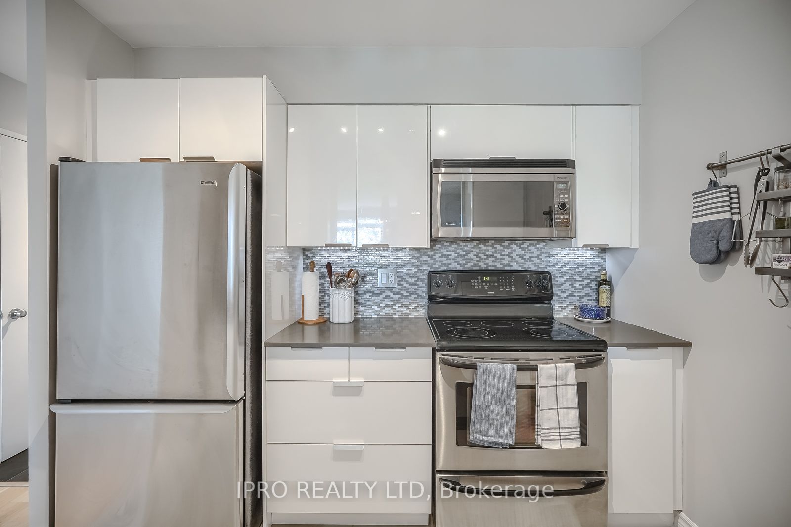 70 Mill St 10 Property Photo 7