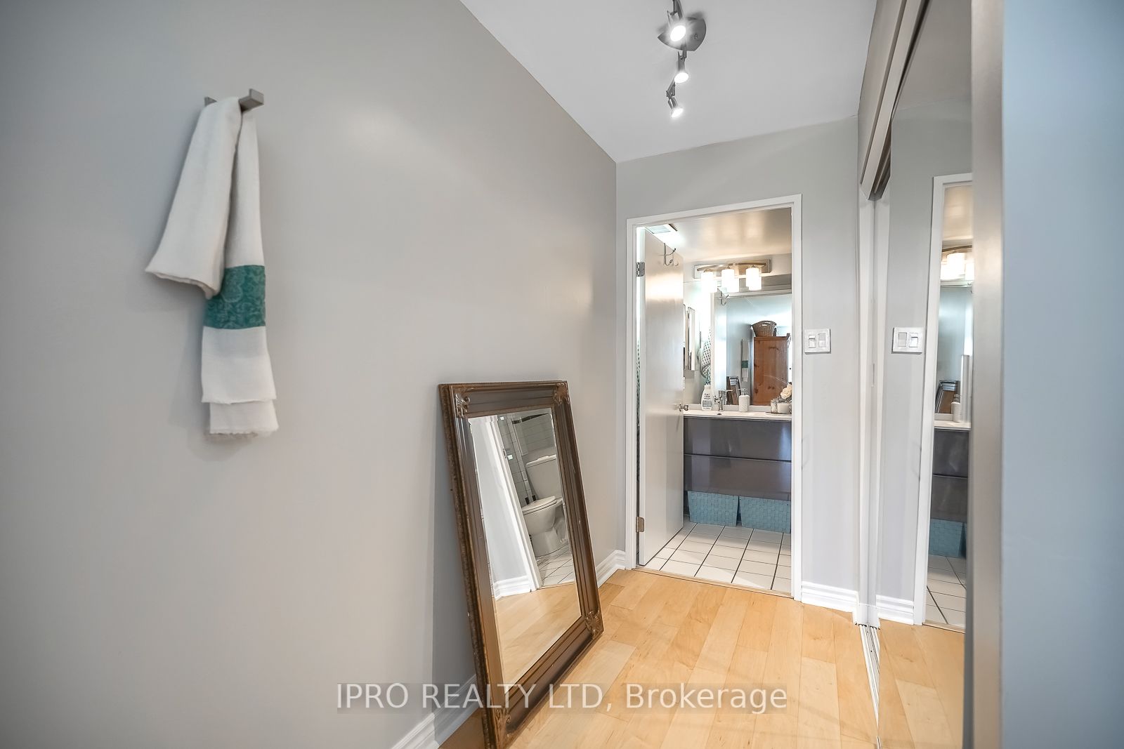 70 Mill St 10 Property Photo 17