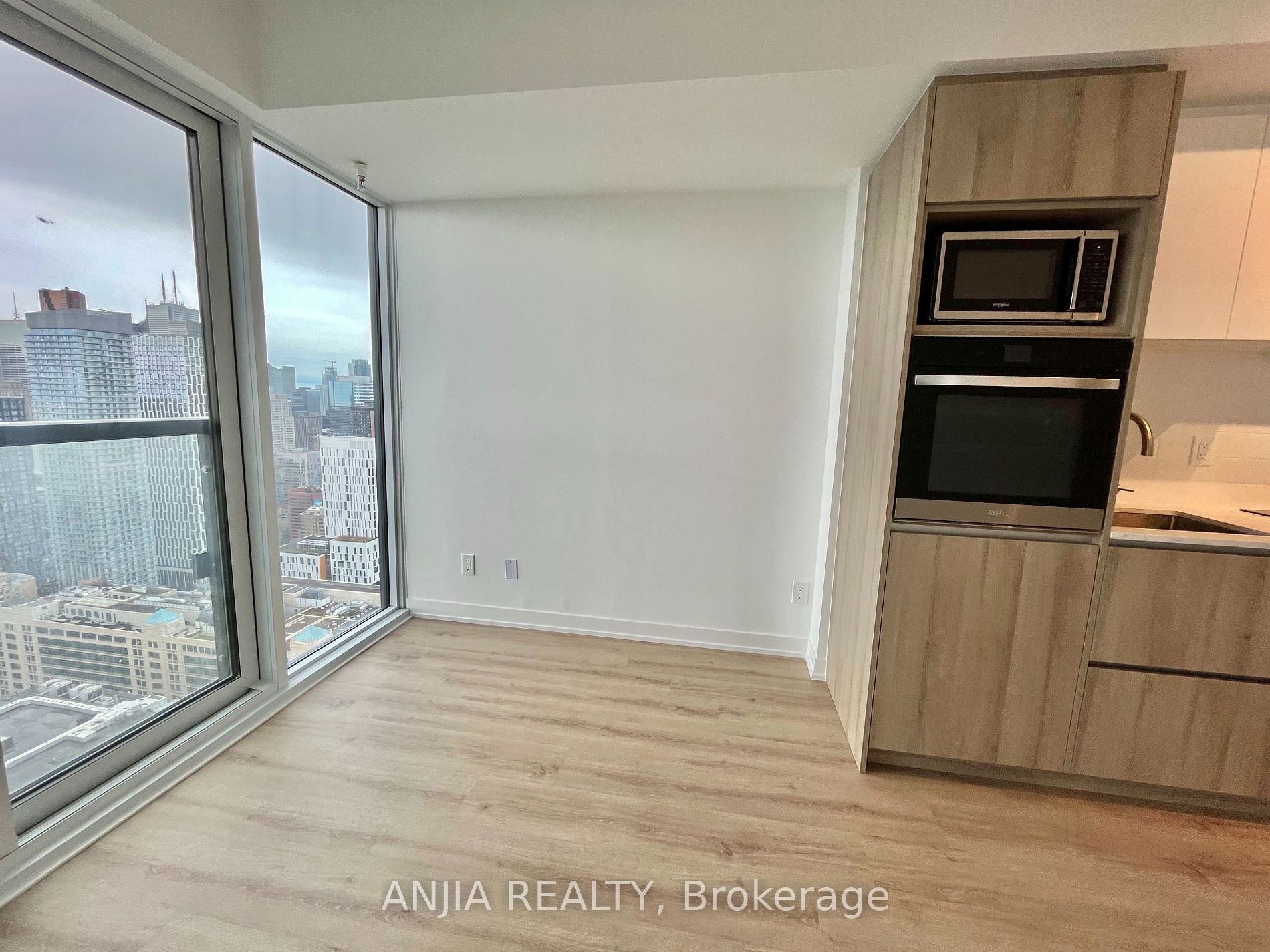 319 Jarvis Unit 4917 St 4917 Property Photo 11