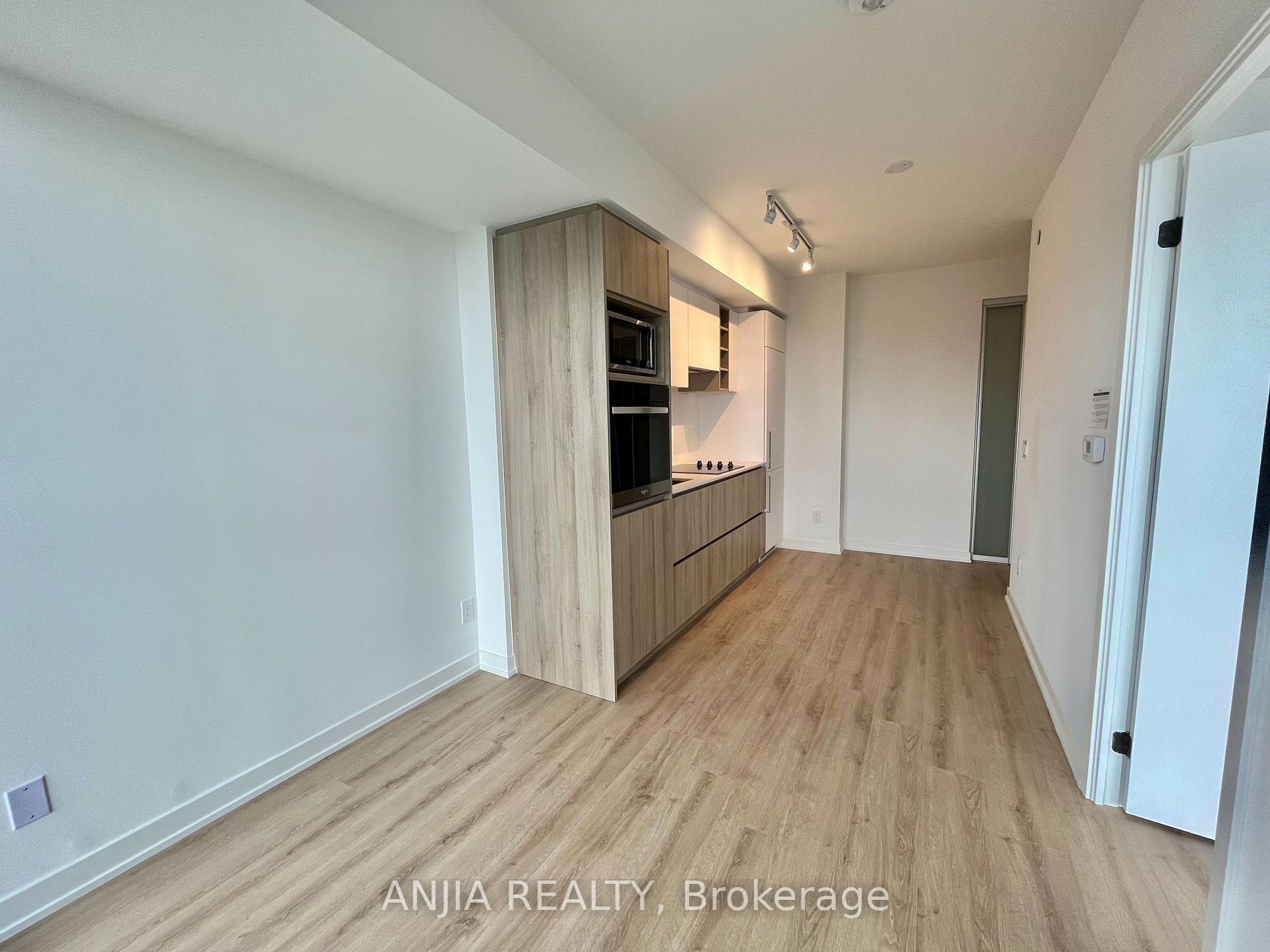 319 Jarvis Unit 4917 St 4917 Property Photo 13