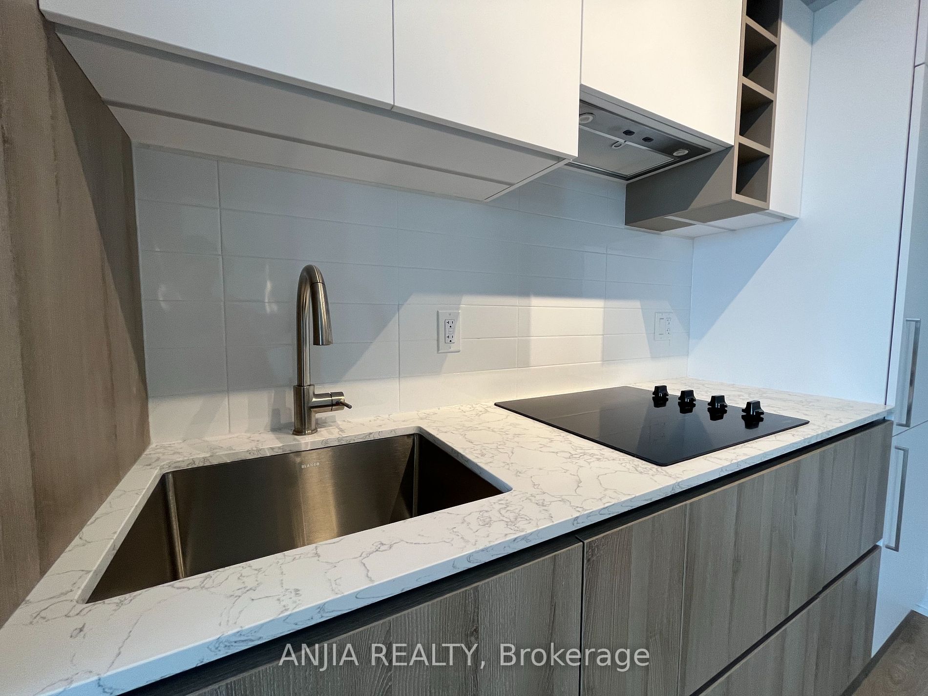 319 Jarvis Unit 4917 St 4917 Property Photo 14