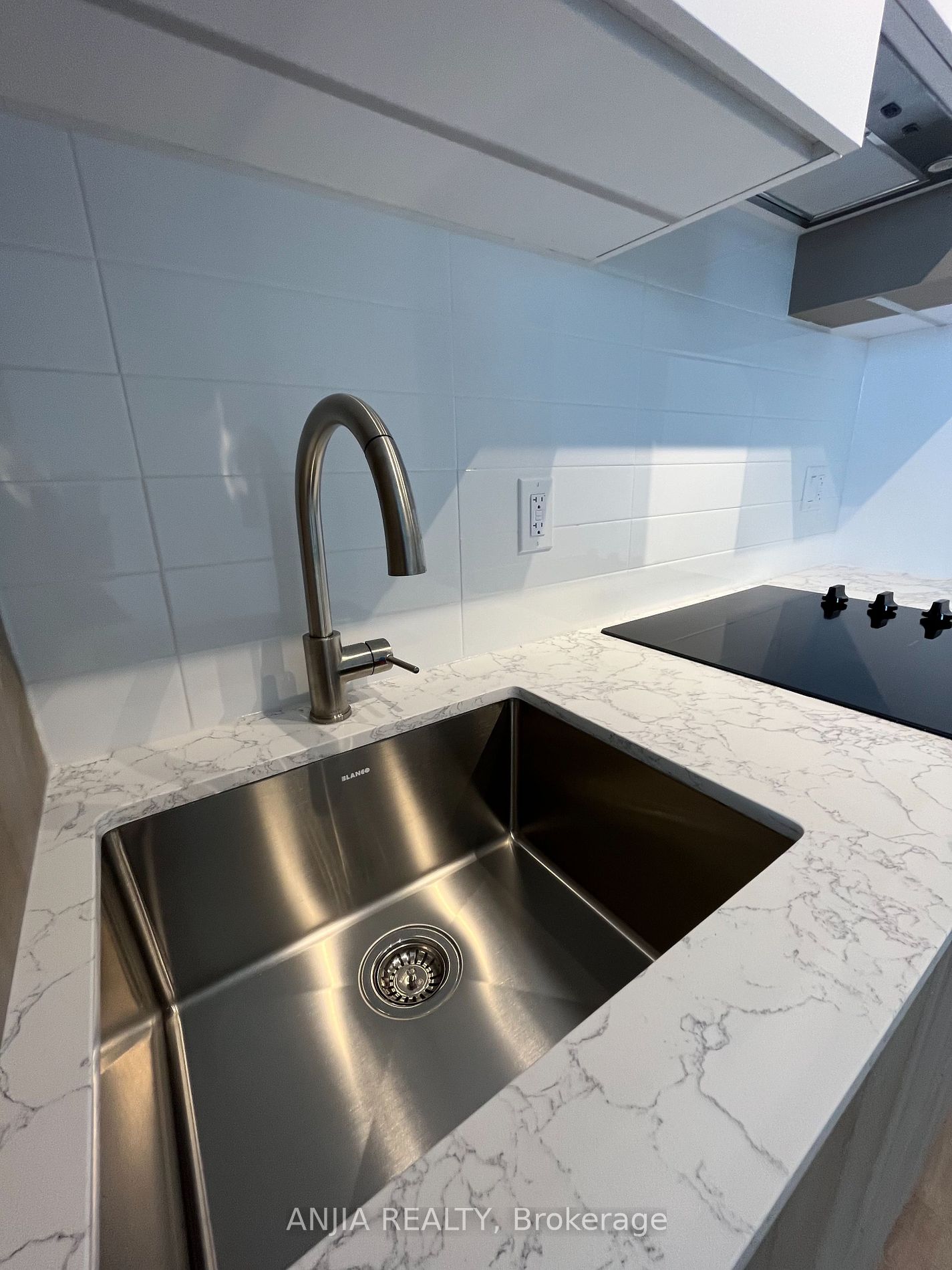 319 Jarvis Unit 4917 St 4917 Property Photo 15
