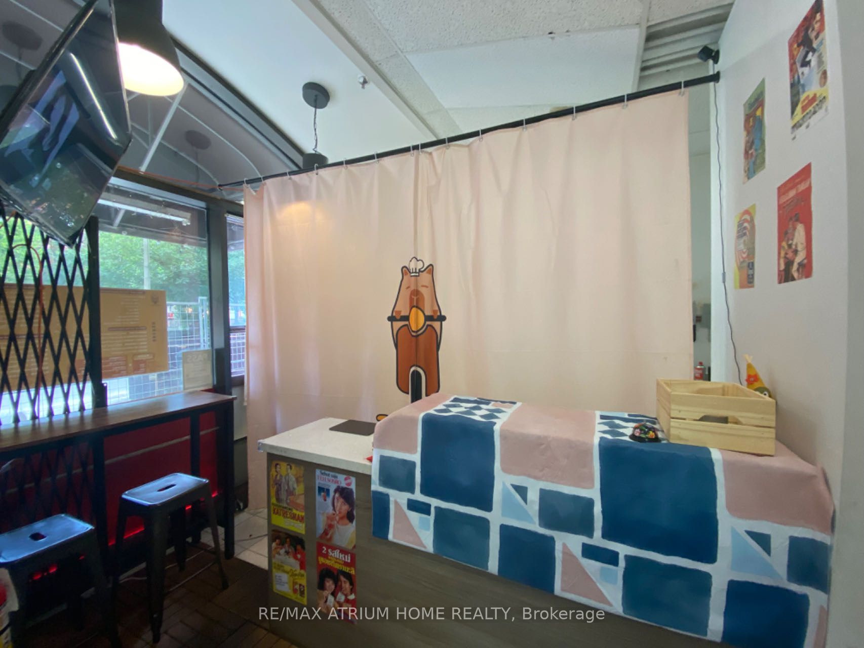 140 Esplanade Ave Property Photo 5