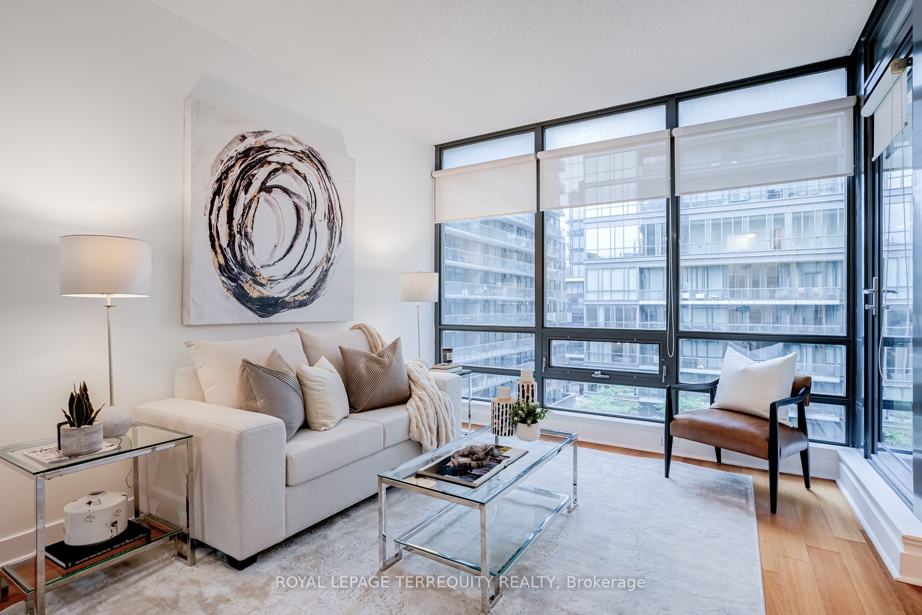 438 King St W 2 Property Photo 3