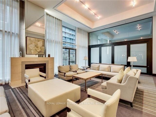 438 King St W 2 Property Photo 26
