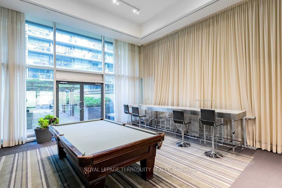 438 King St W 2 Property Photo 29