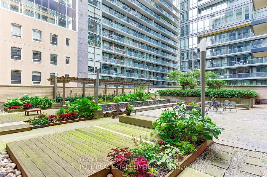 438 King St W 2 Property Photo 33