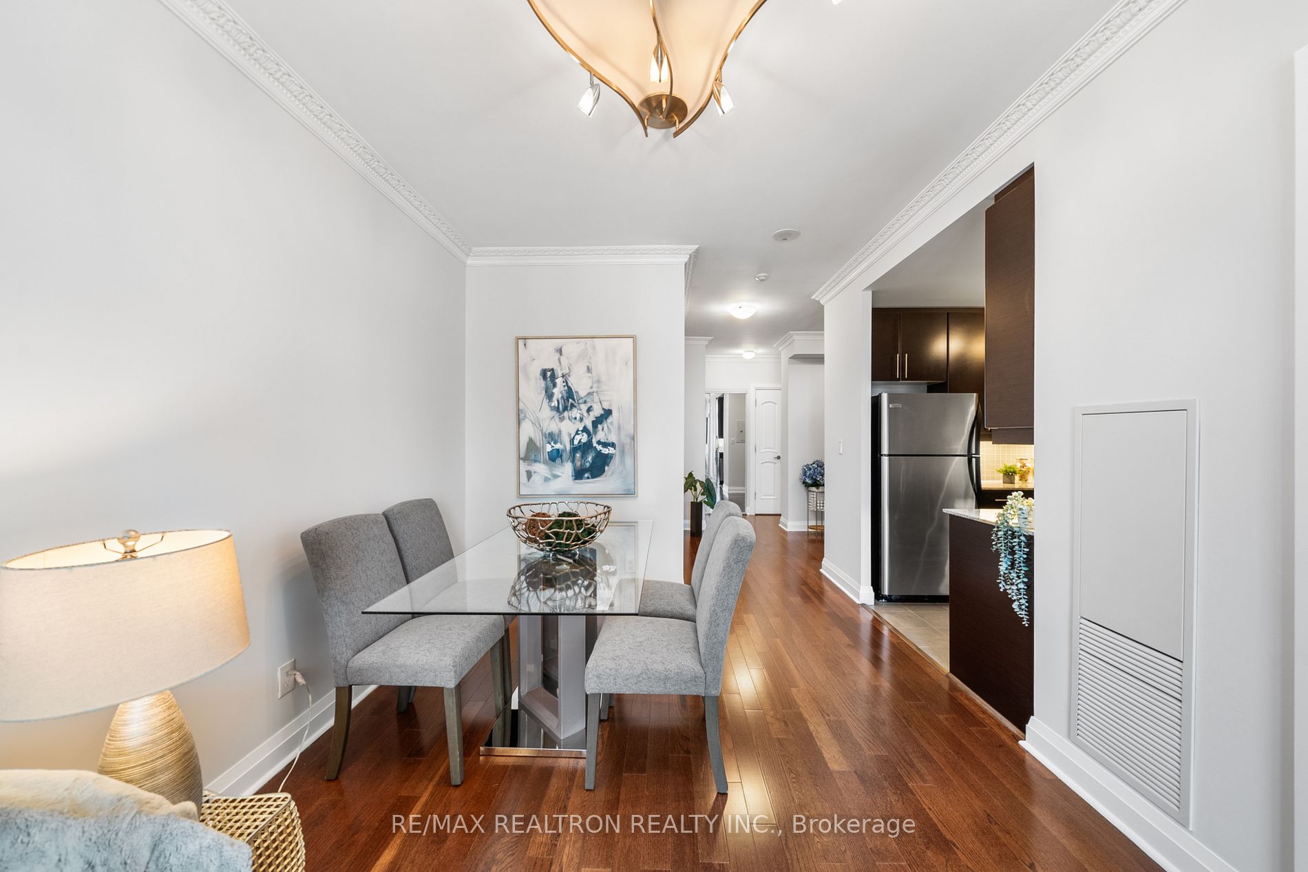 16 Harbour St W 01 Property Photo 6
