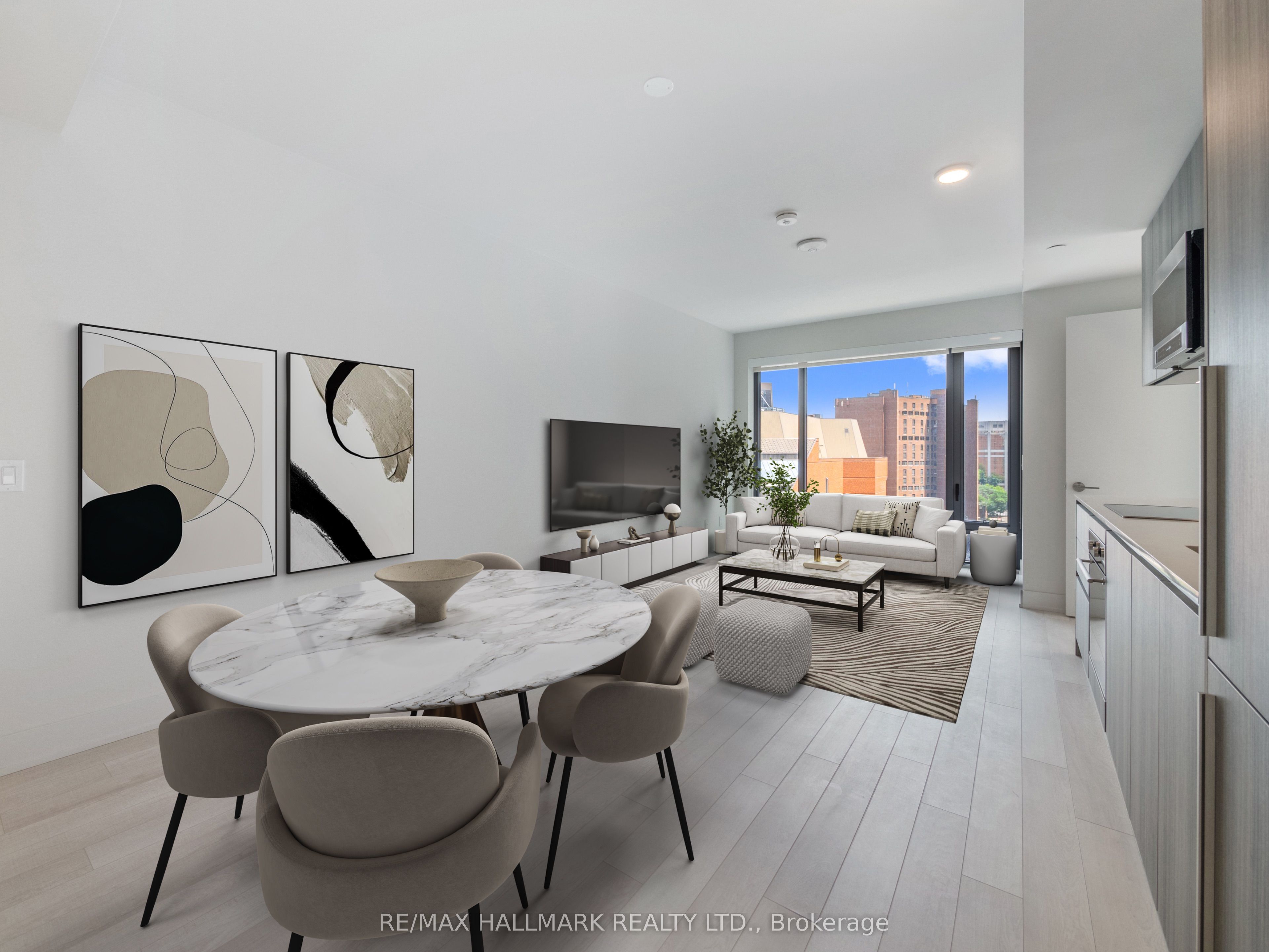 #906 - 8 Cumberland Street Property Photo 8