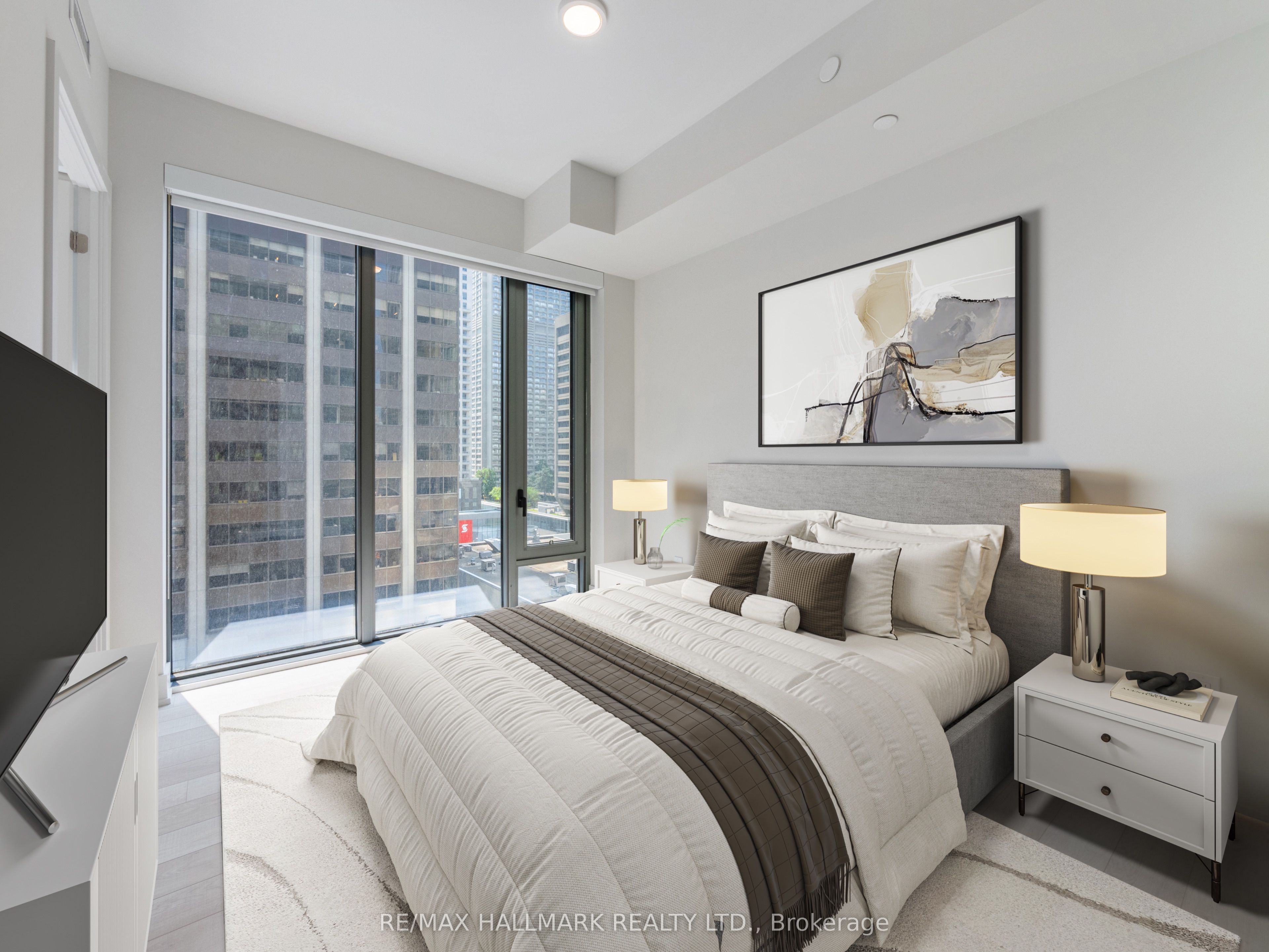 #906 - 8 Cumberland Street Property Photo 13