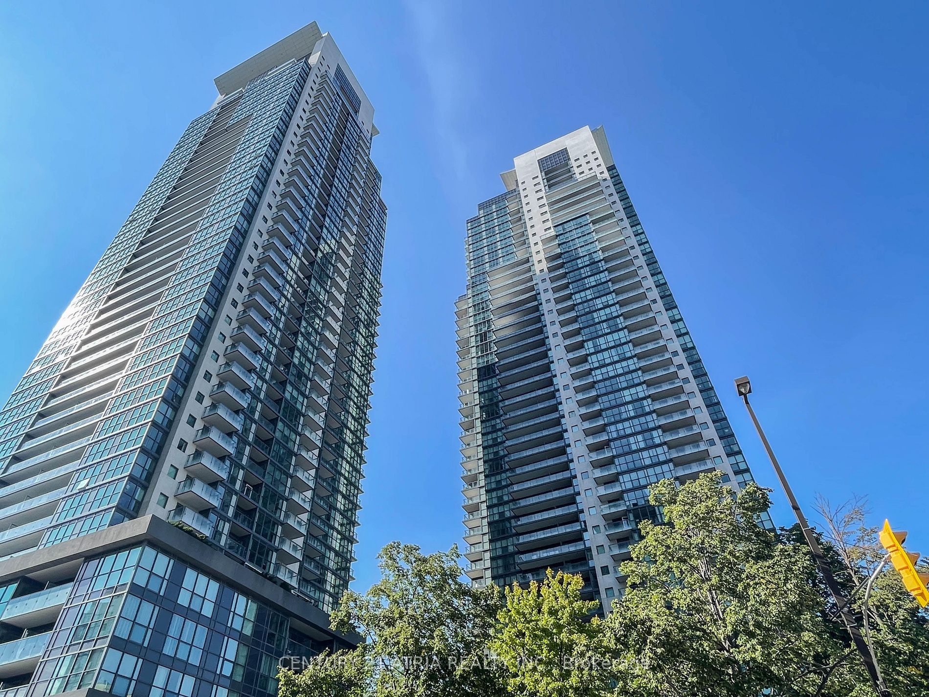 5168 Yonge St 04 Property Photo 1