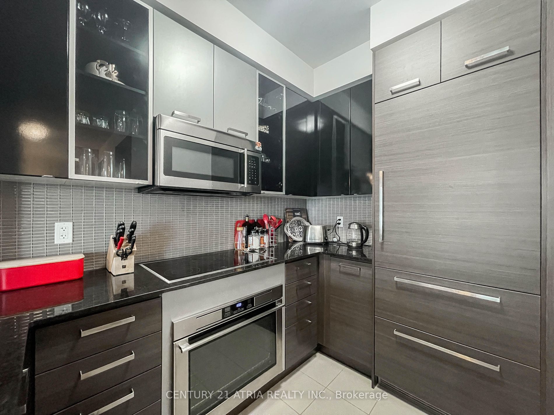 5168 Yonge St 04 Property Photo 3