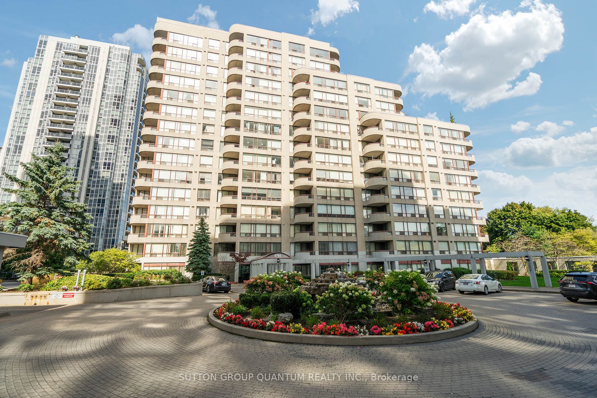 5785 Yonge St 3 Property Photo
