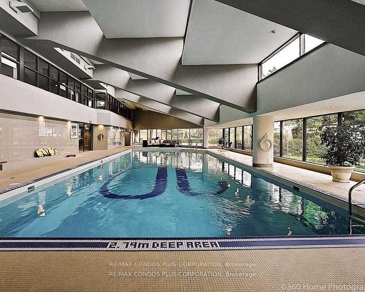 55 Harbour Sq 17 Property Photo 6