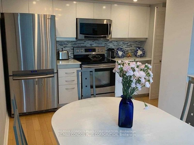 55 Harbour Sq 17 Property Photo 21