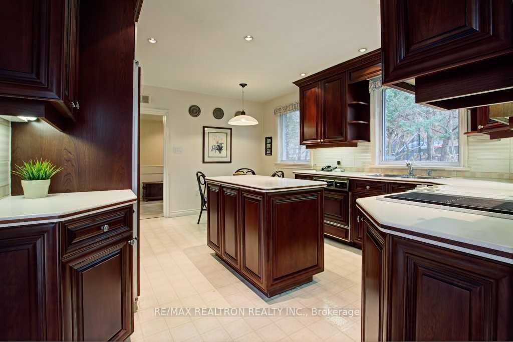 2 Campbell Cres Property Photo 10