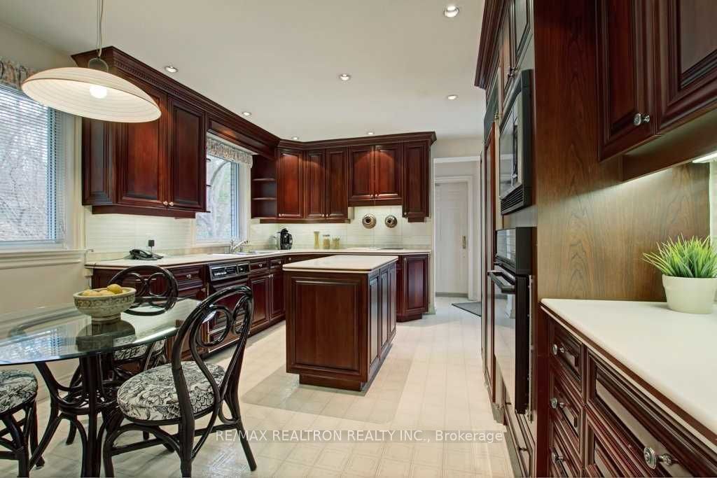 2 Campbell Cres Property Photo 11
