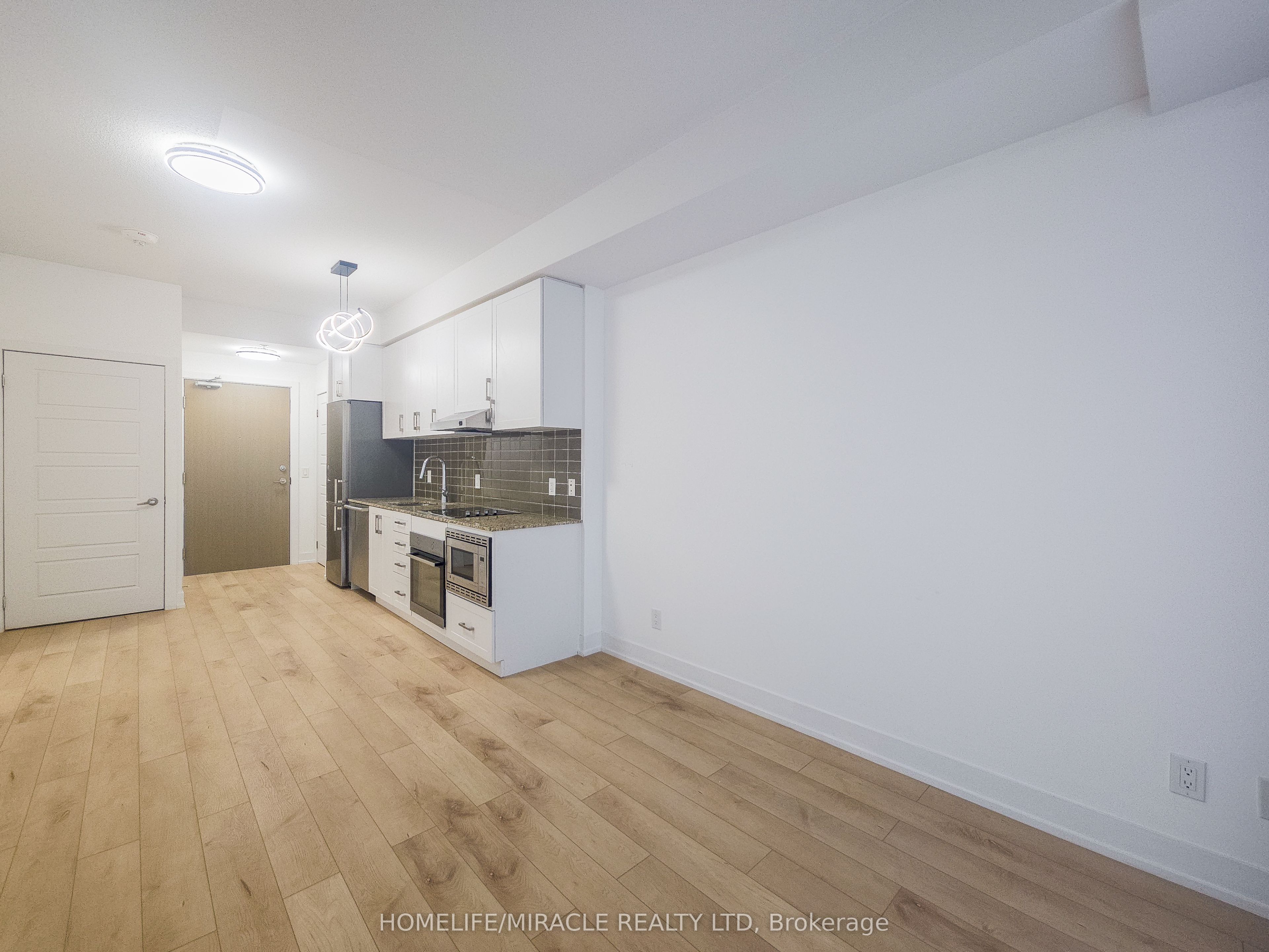 #121 - 7 Kenaston Gardens Property Photo 6