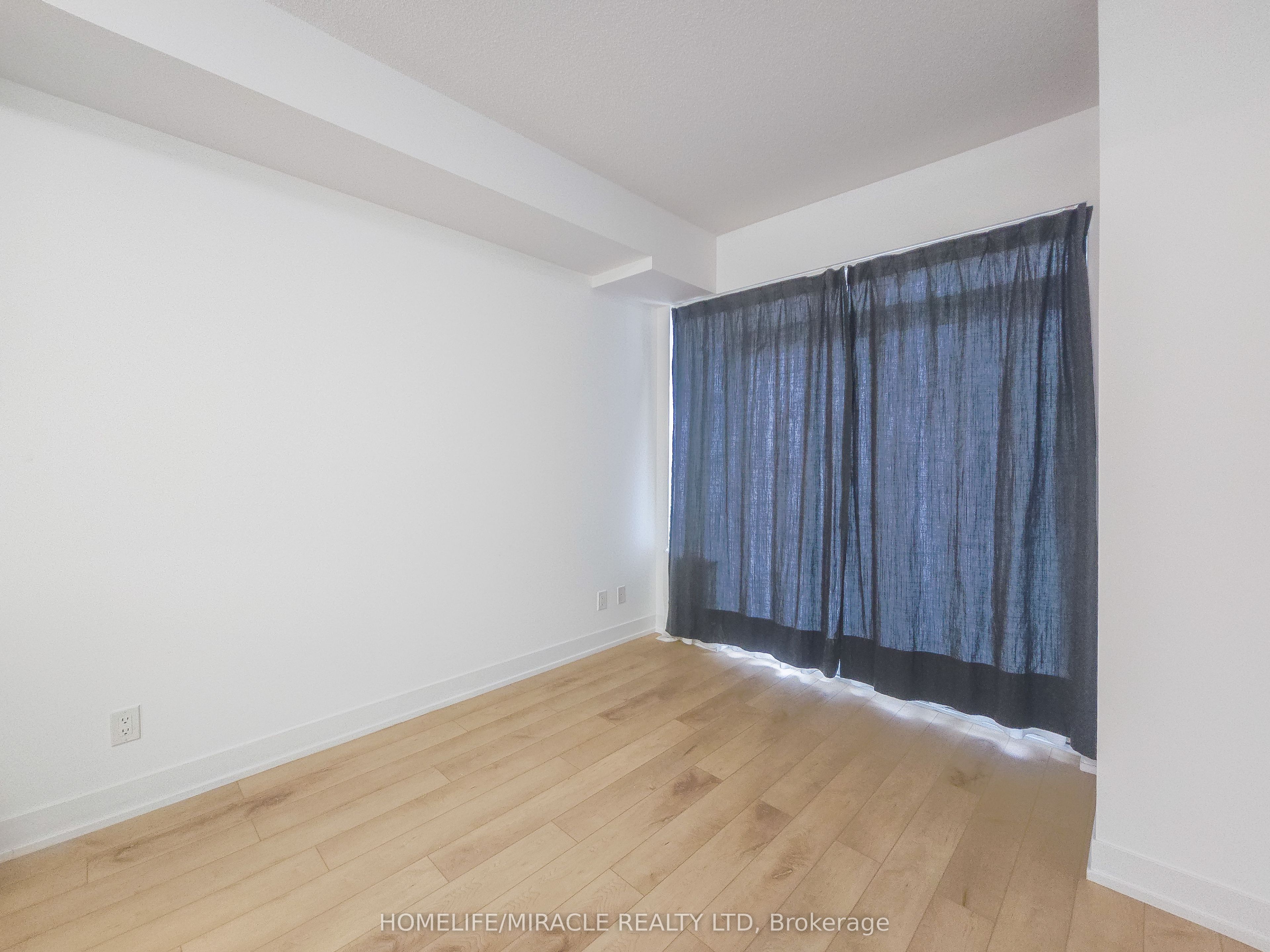 #121 - 7 Kenaston Gardens Property Photo 7