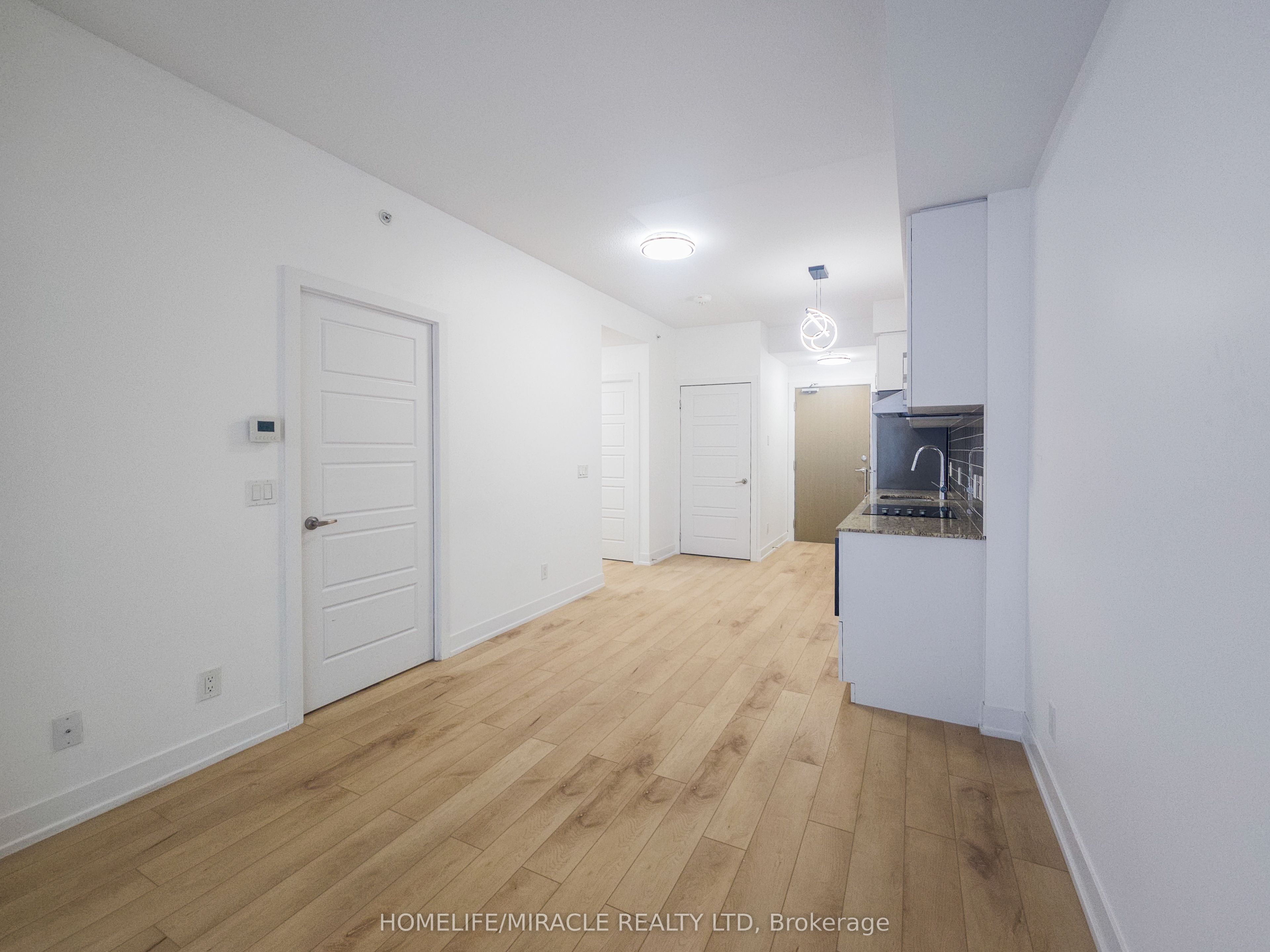 #121 - 7 Kenaston Gardens Property Photo 9