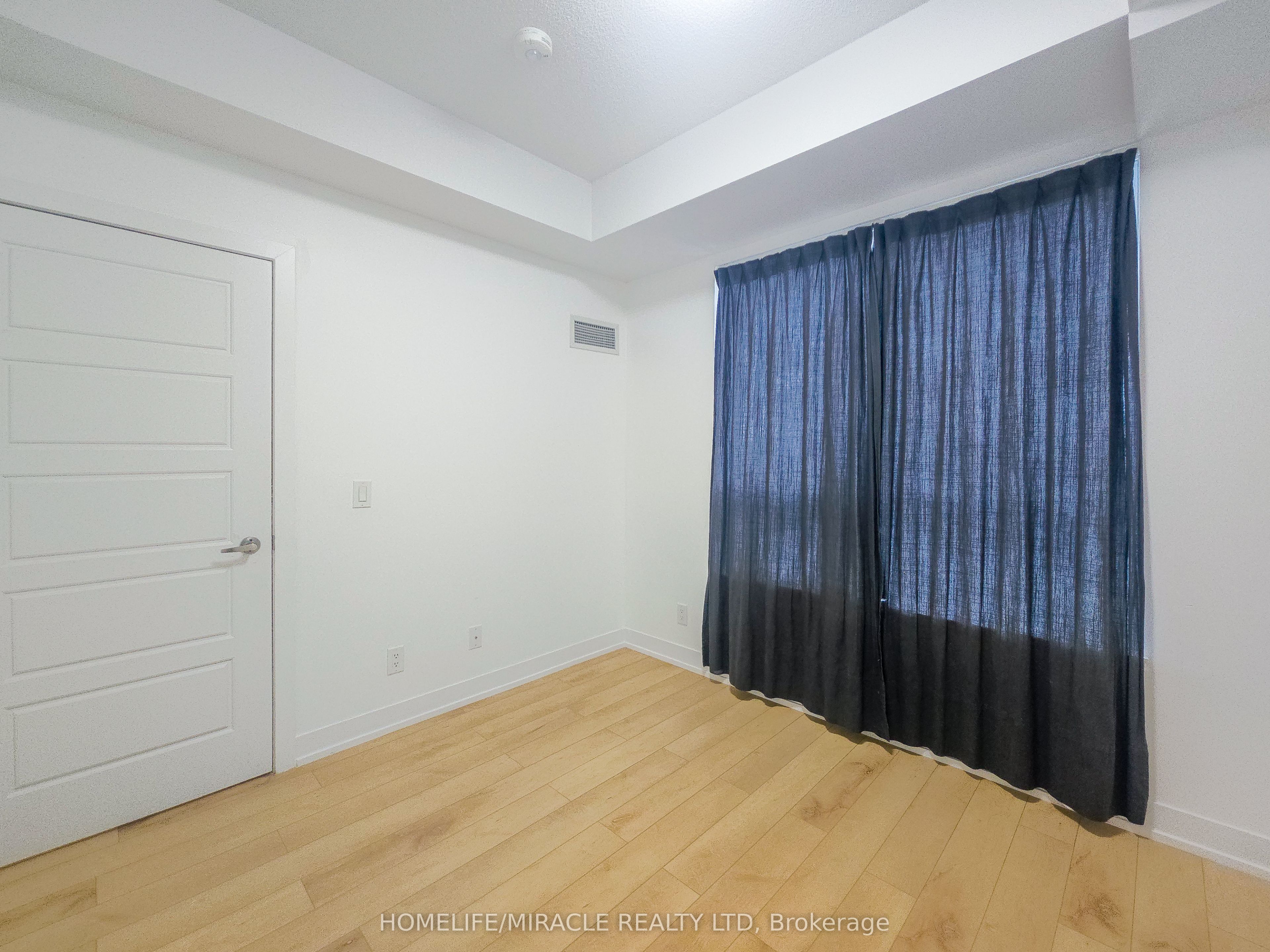 #121 - 7 Kenaston Gardens Property Photo 11