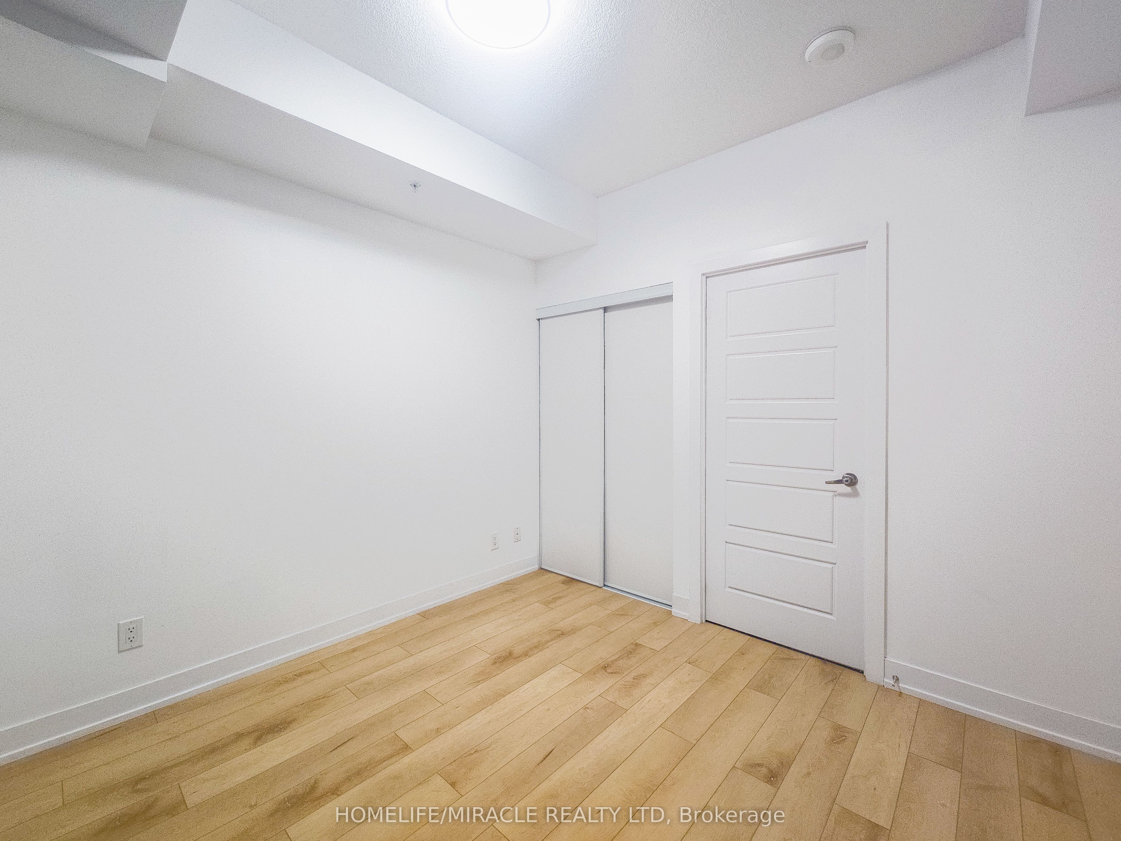 #121 - 7 Kenaston Gardens Property Photo 13