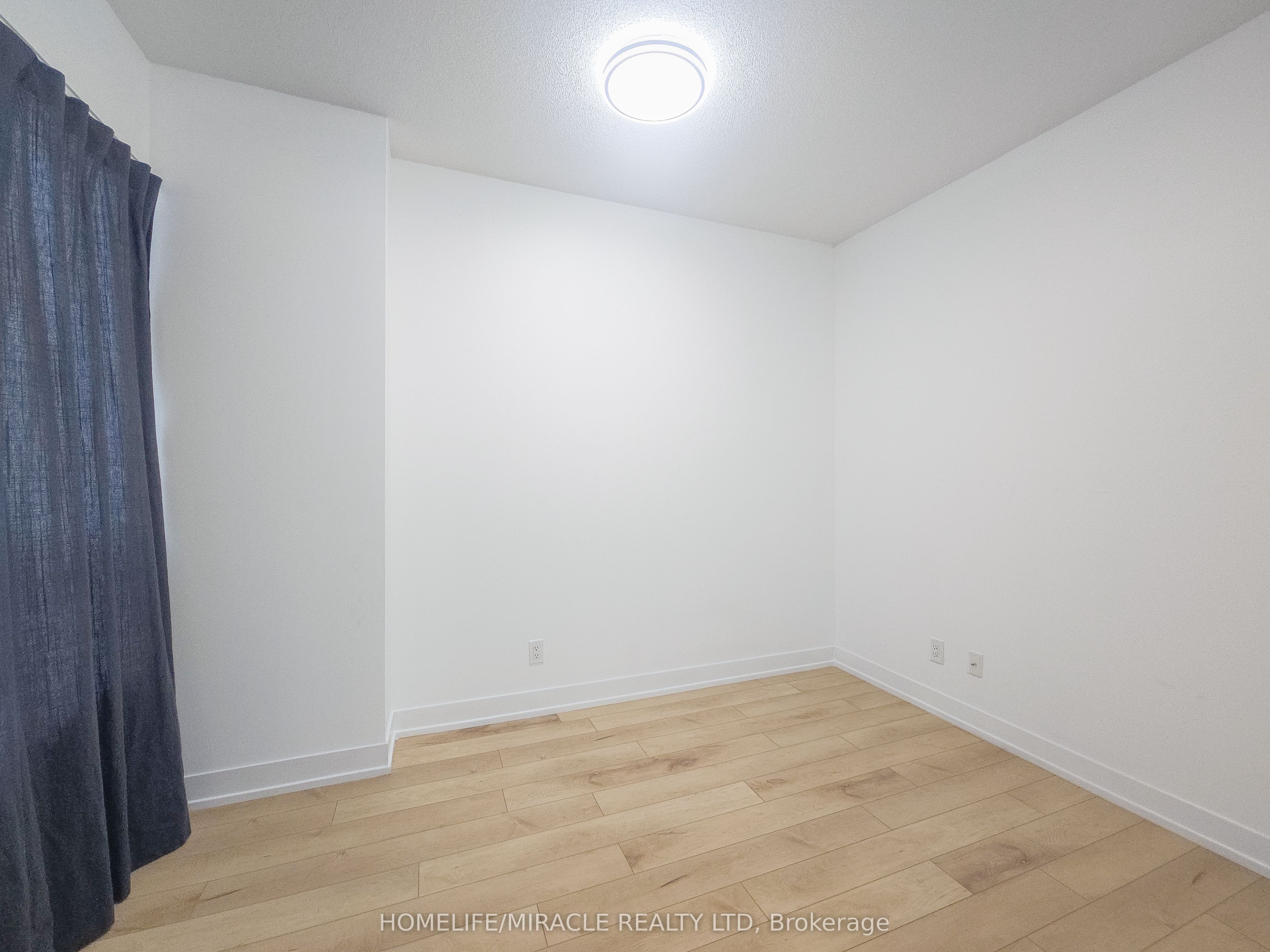 #121 - 7 Kenaston Gardens Property Photo 15