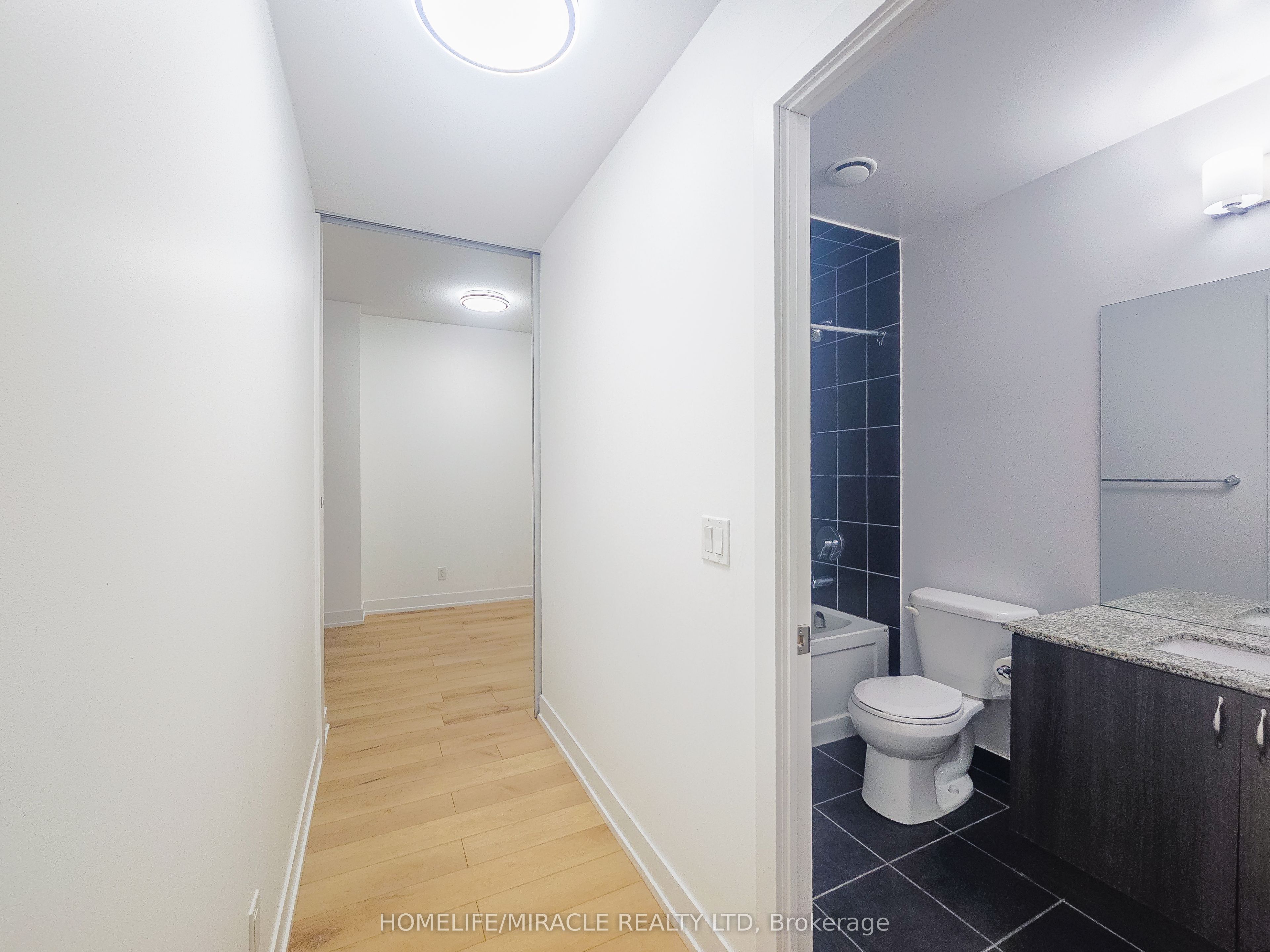 #121 - 7 Kenaston Gardens Property Photo 17