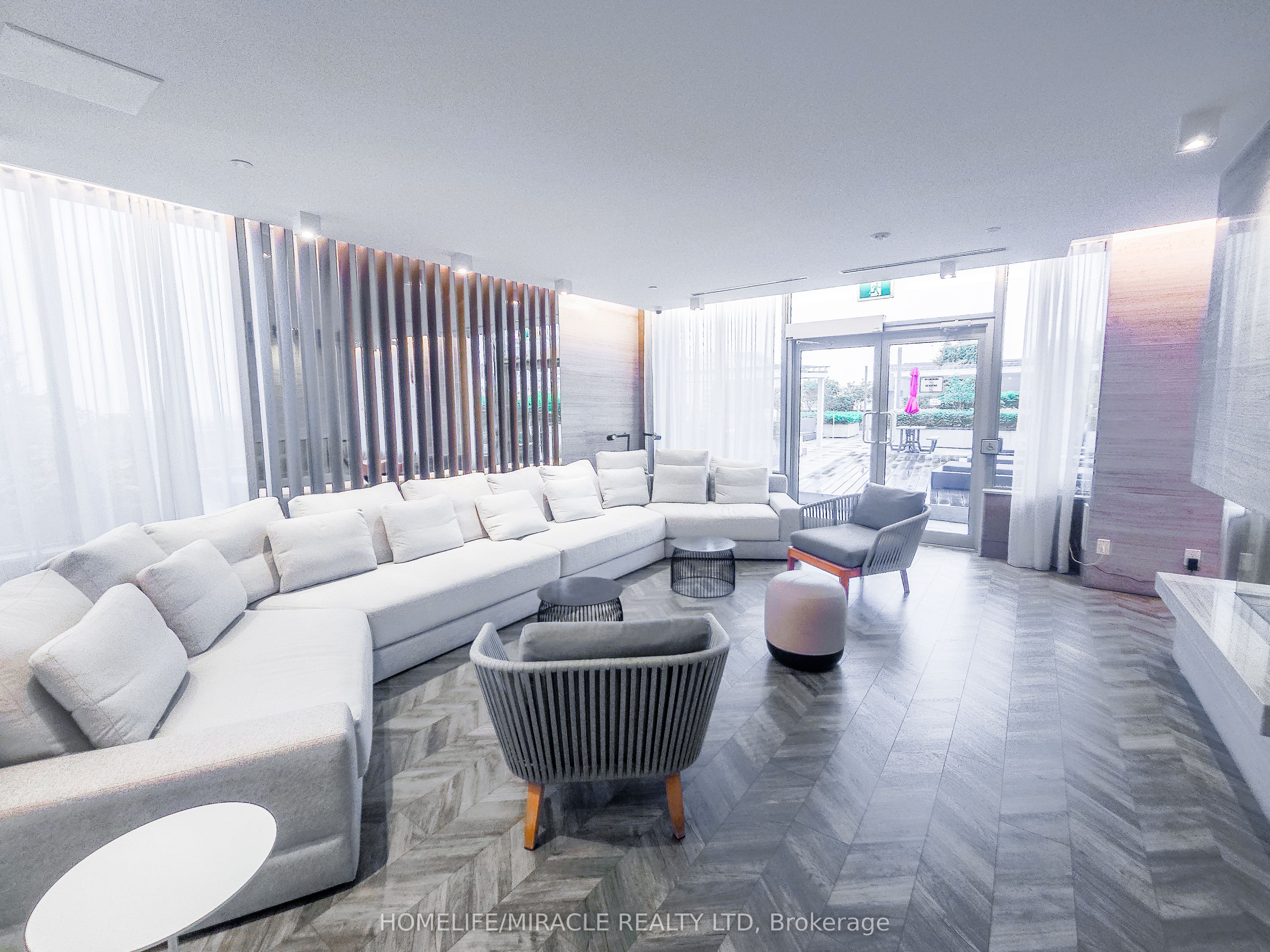 #121 - 7 Kenaston Gardens Property Photo 24