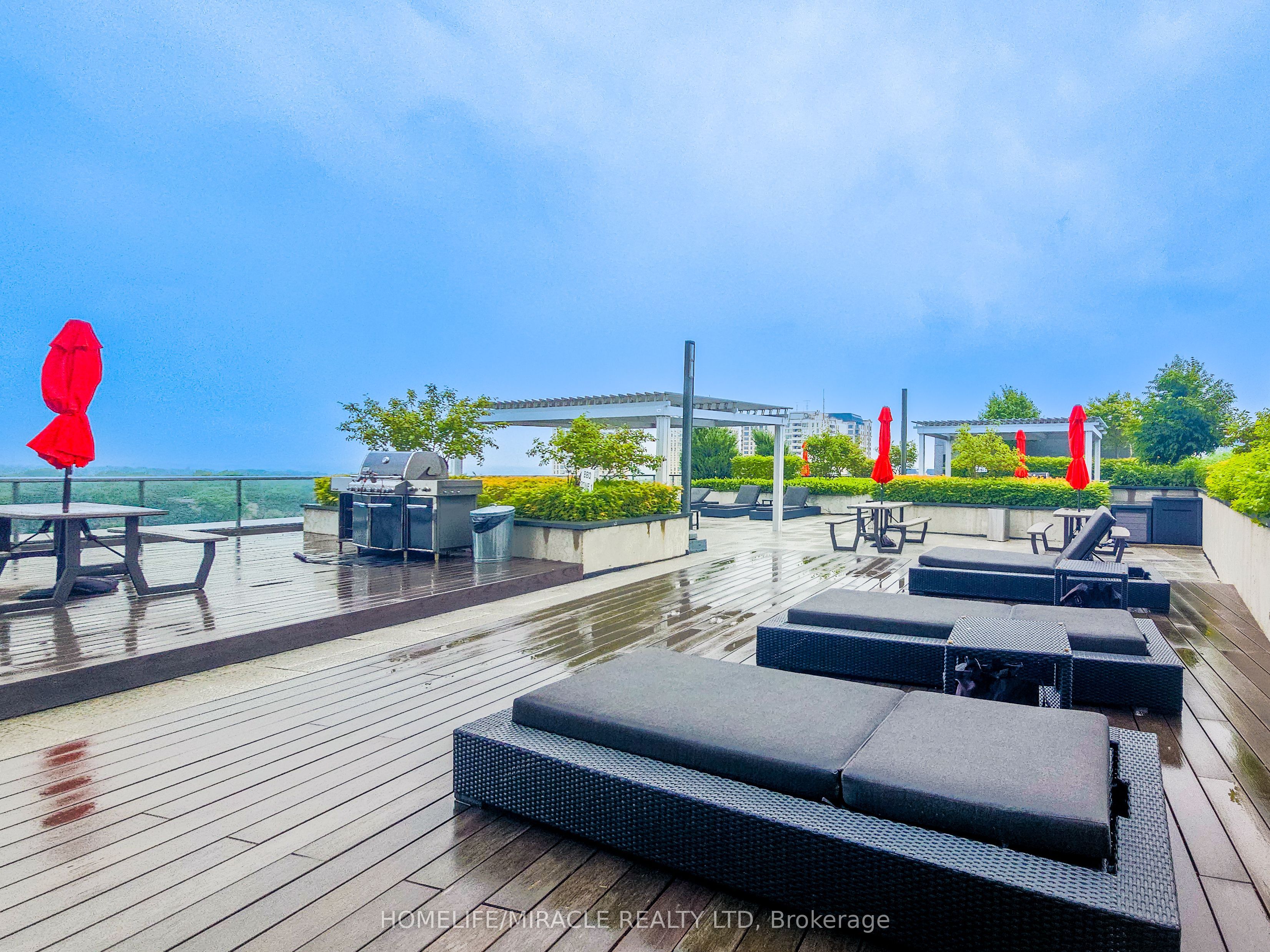 #121 - 7 Kenaston Gardens Property Photo 25