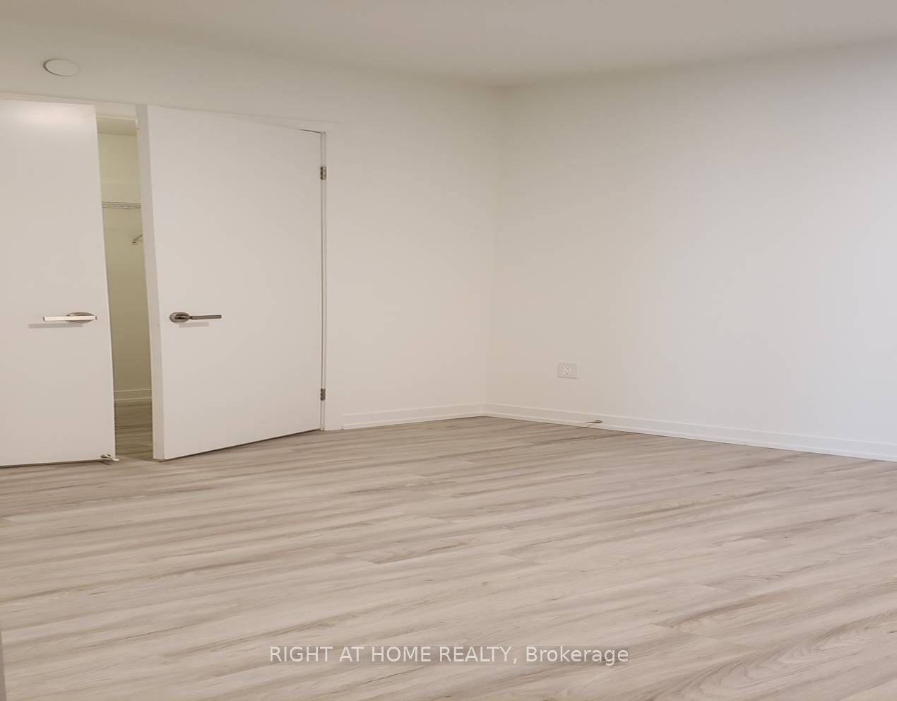 55 Cooper St 09 Property Photo 2
