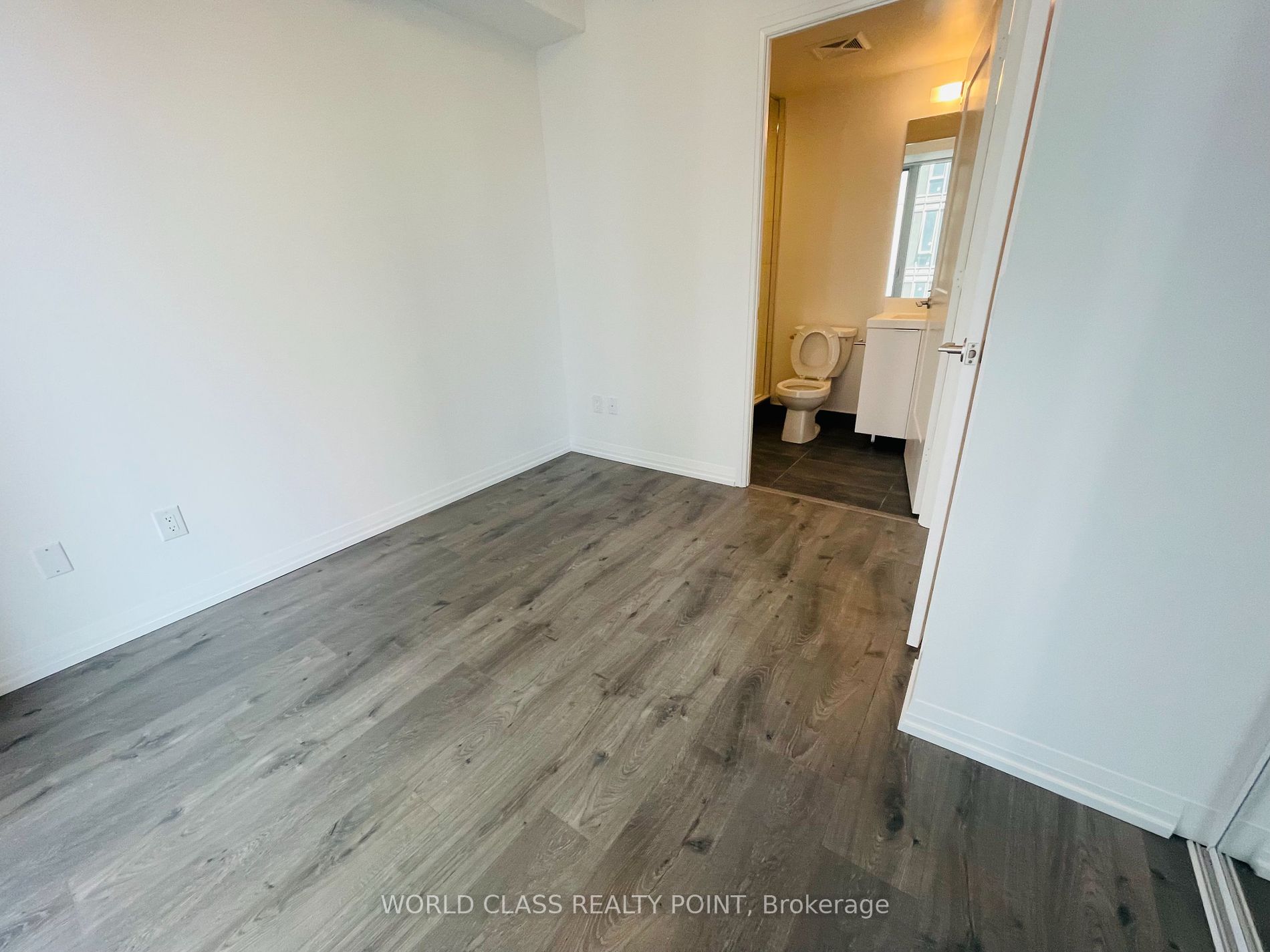 8 Widmer St 2 Property Photo 2