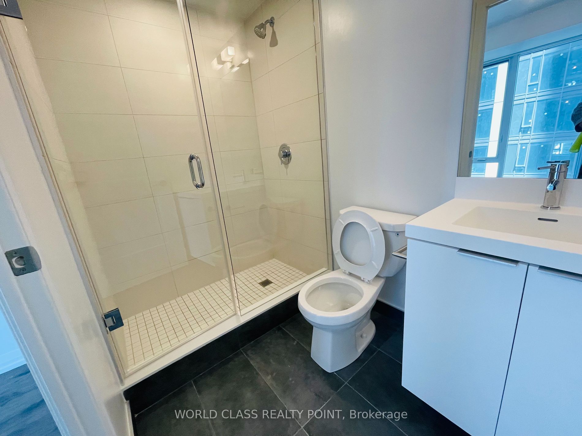 8 Widmer St 2 Property Photo 3