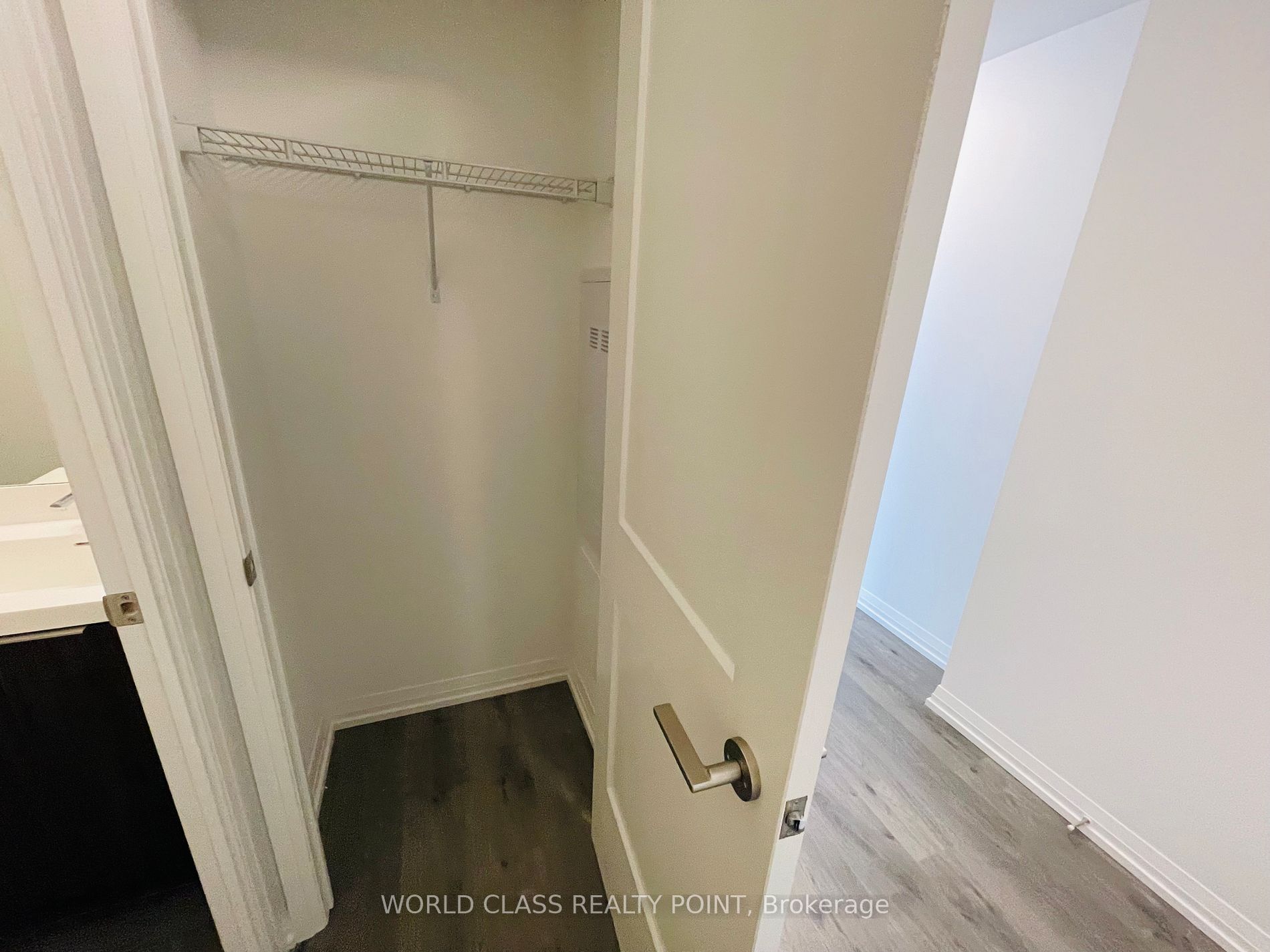8 Widmer St 2 Property Photo 5