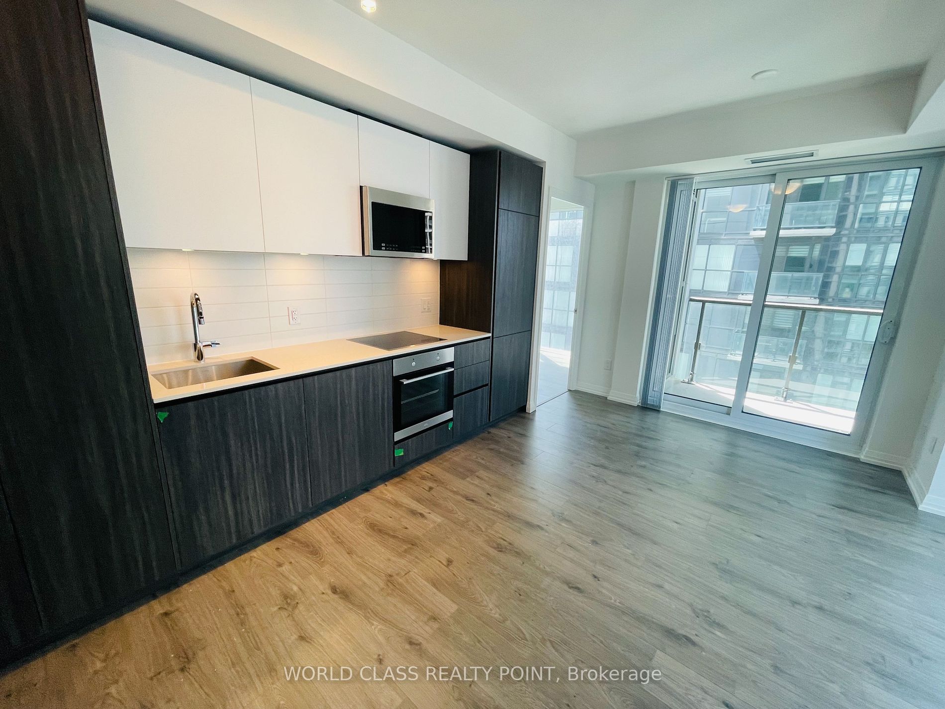 8 Widmer St 2 Property Photo 10