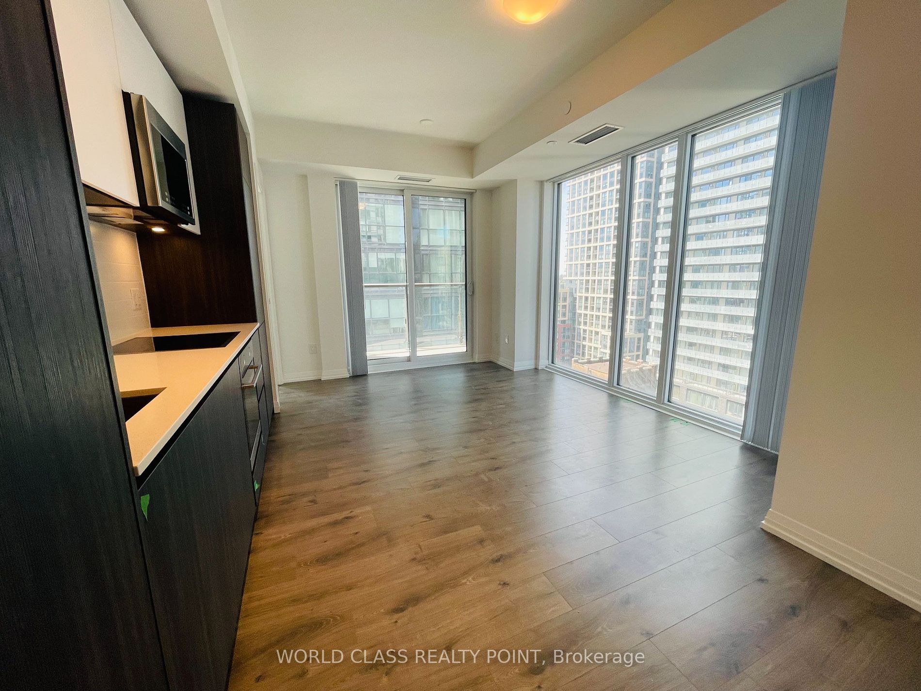 8 Widmer St 2 Property Photo 11
