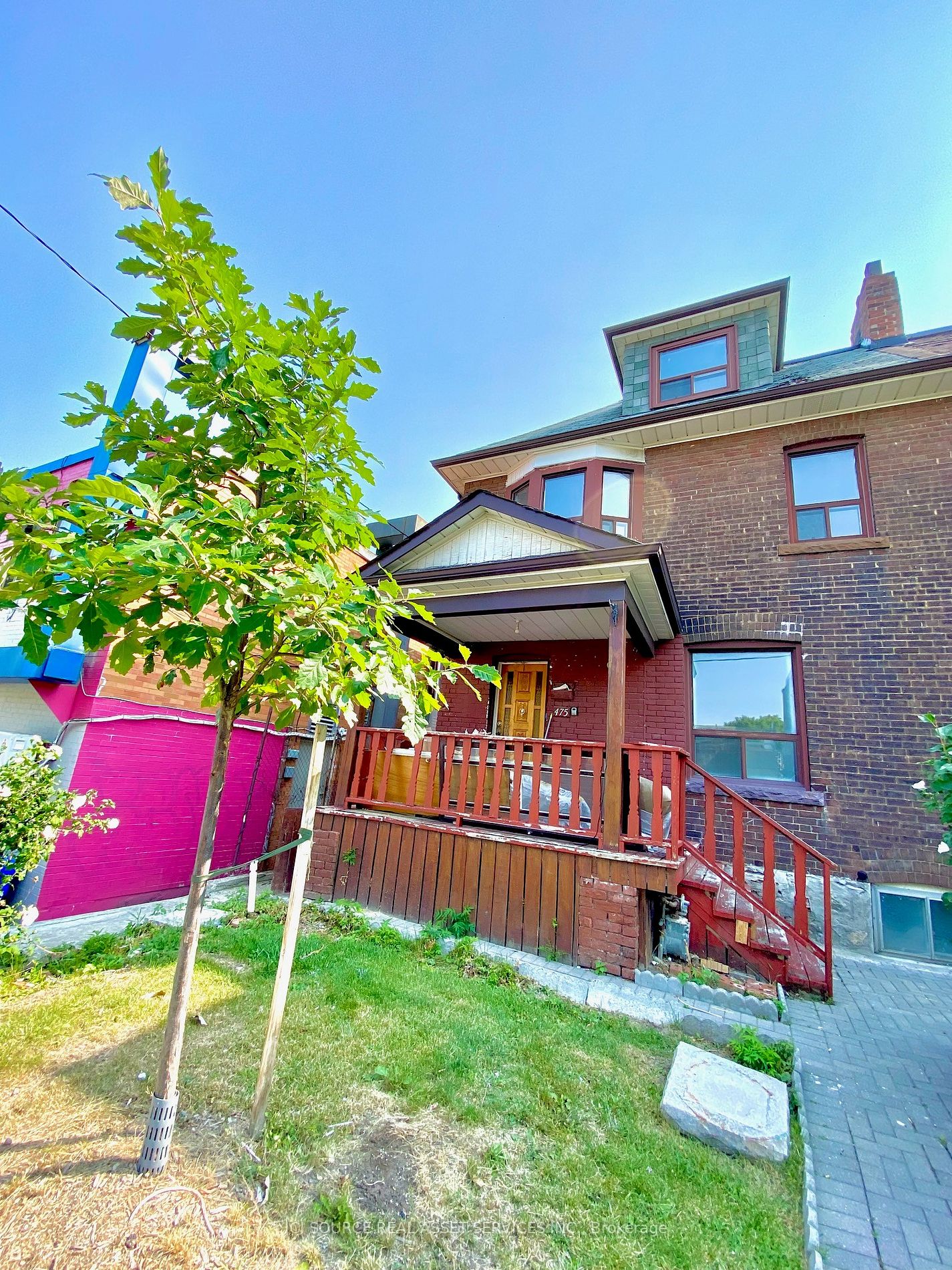 475 Grace St Property Photo