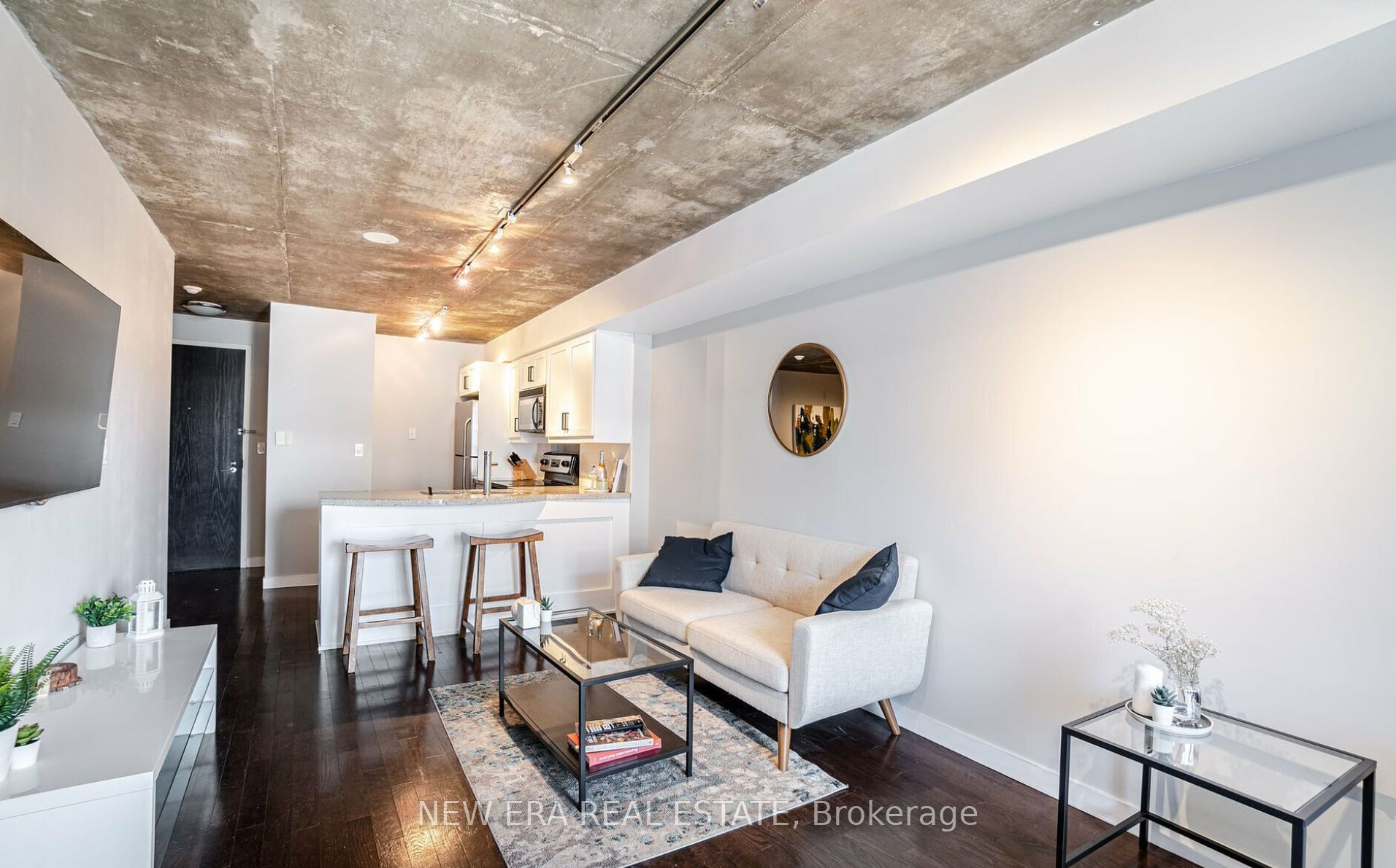 #610 - 1005 King Street Property Photo 9