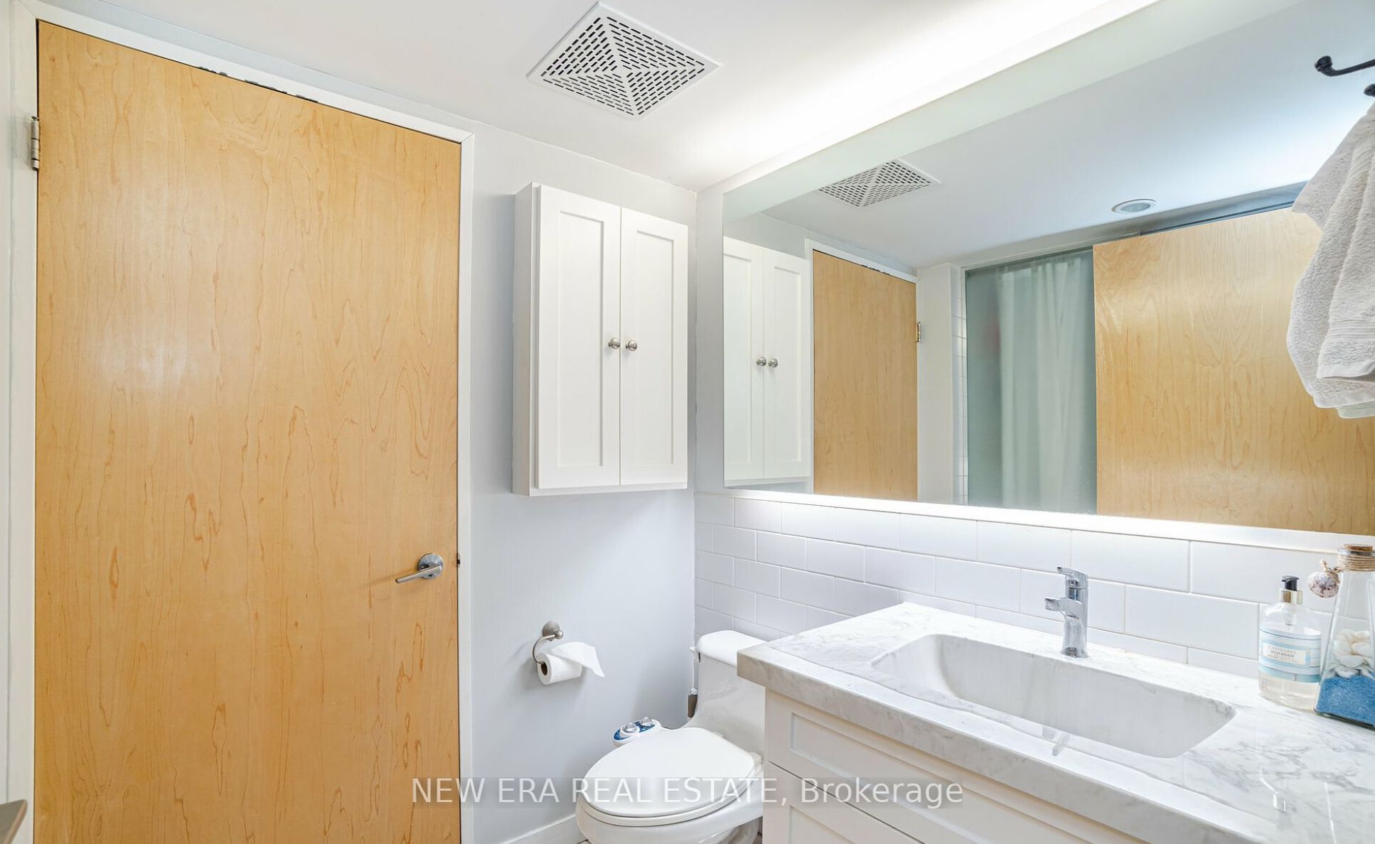 #610 - 1005 King Street Property Photo 14