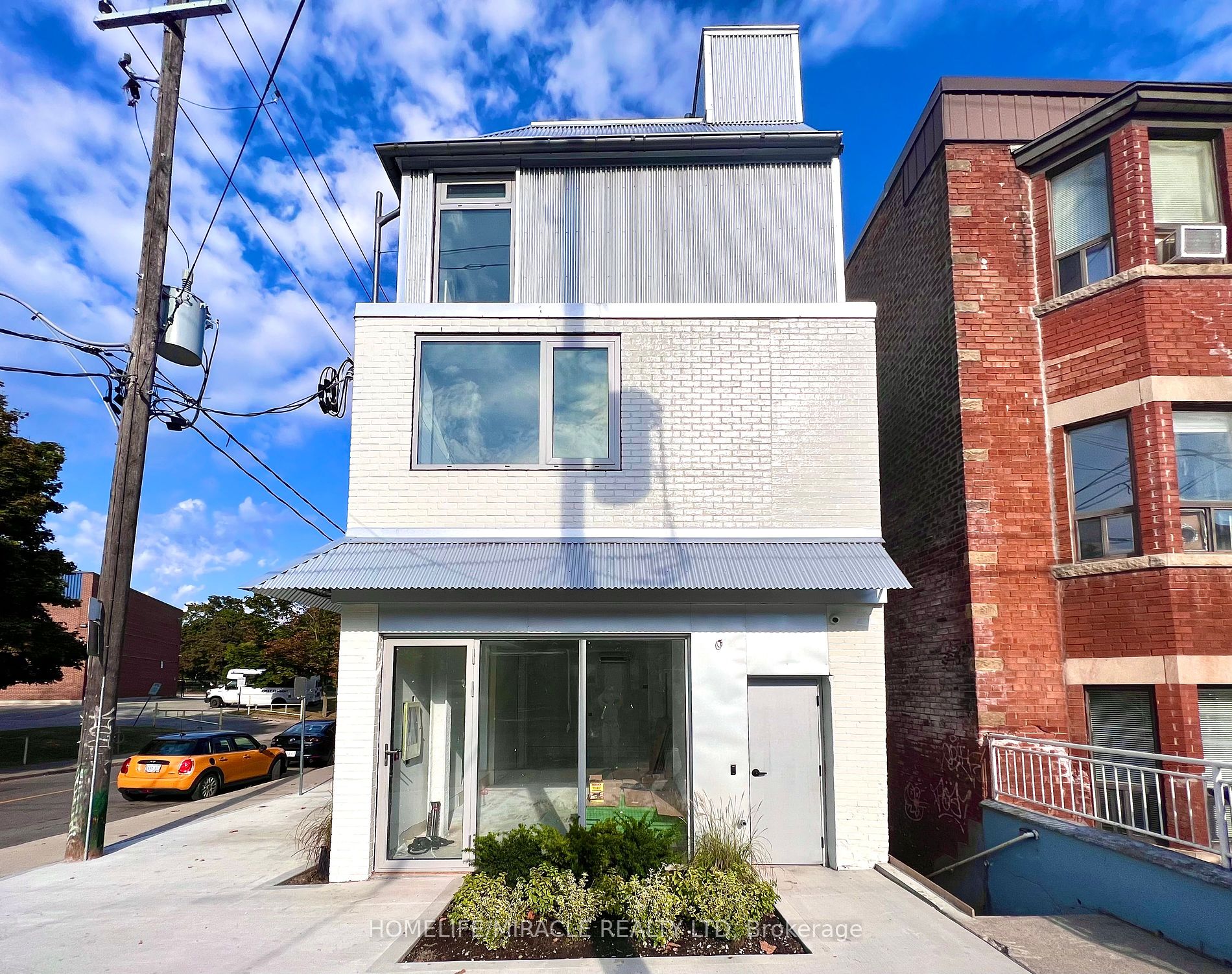 299 Ossington Ave E Property Photo 1