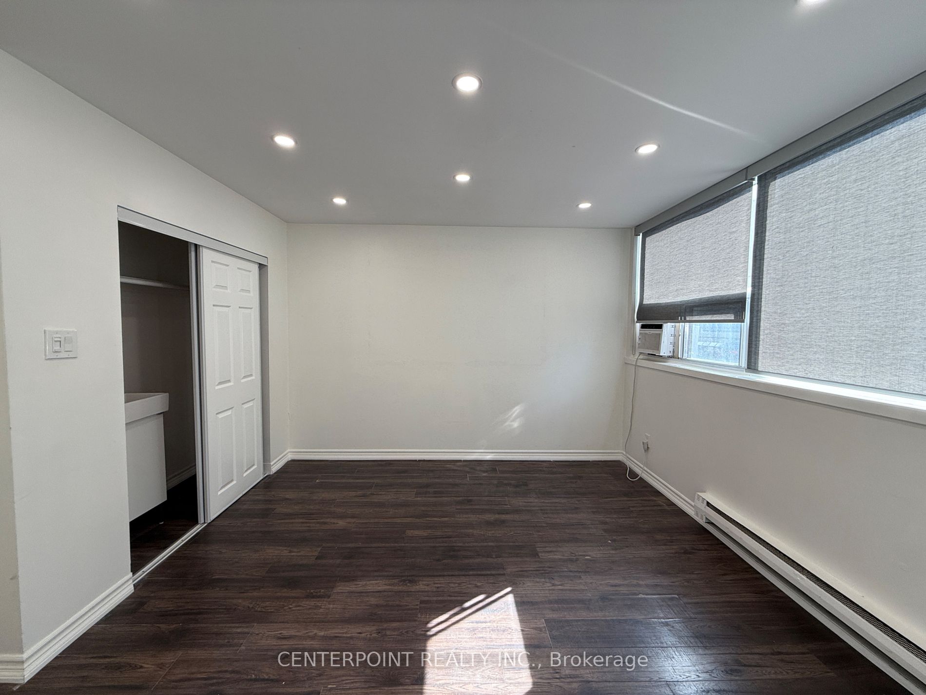 5511 Yonge St Property Photo 5