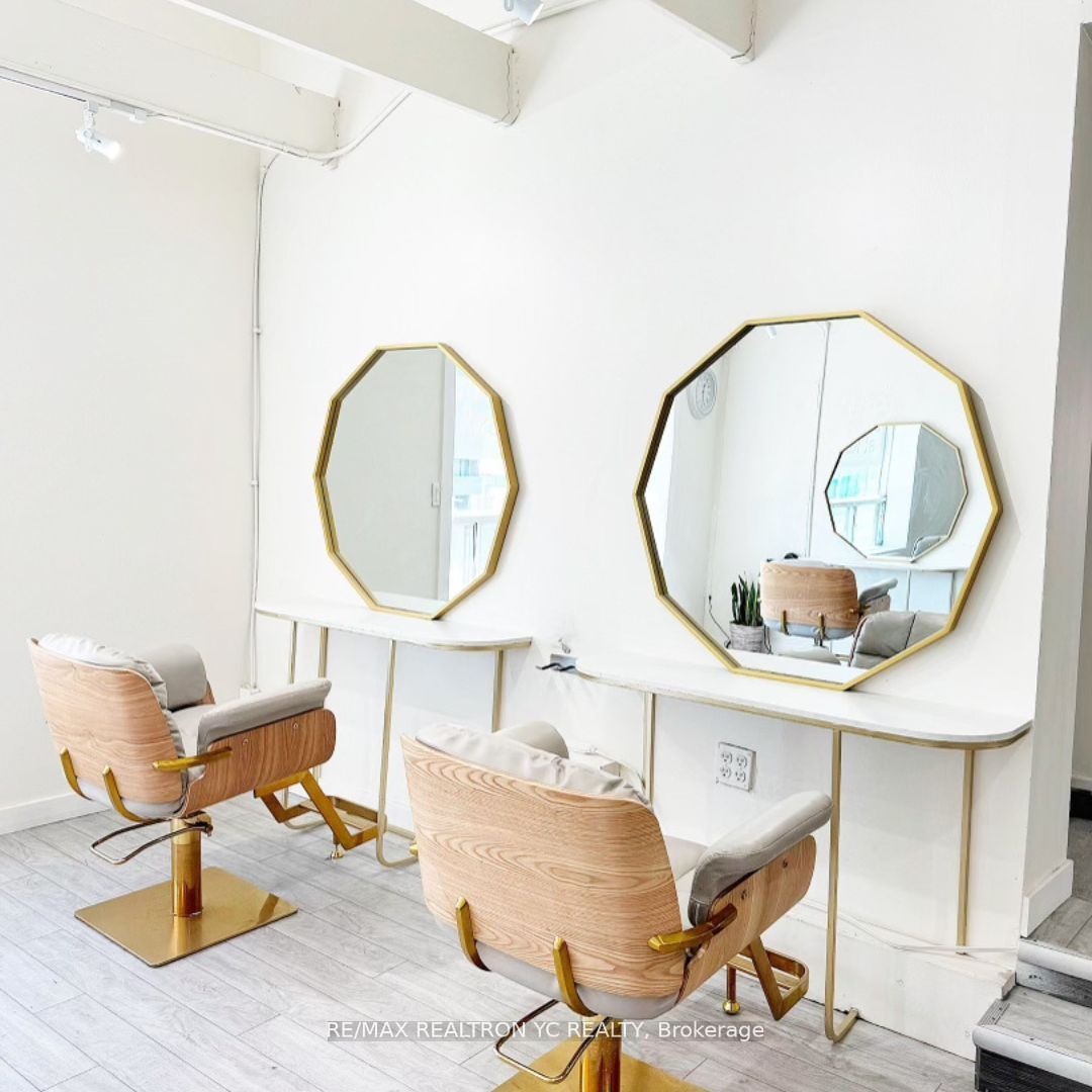 #2nd F - 5926 Yonge Street Property Photo 2