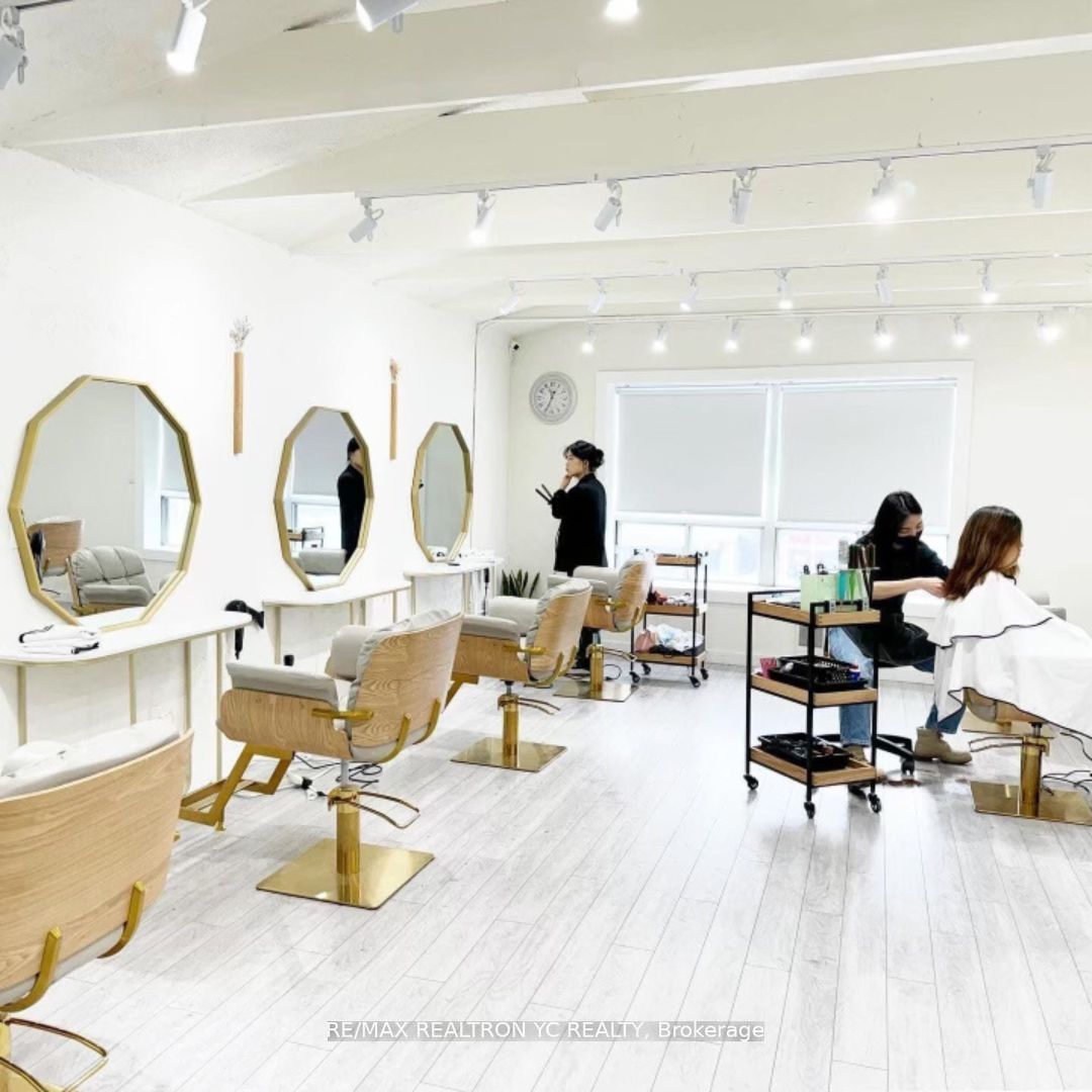 #2nd F - 5926 Yonge Street Property Photo 4