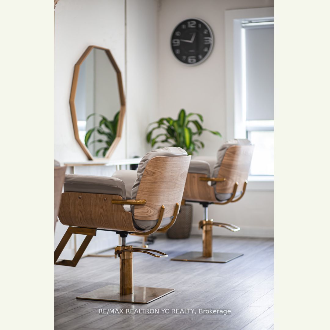 #2nd F - 5926 Yonge Street Property Photo 7