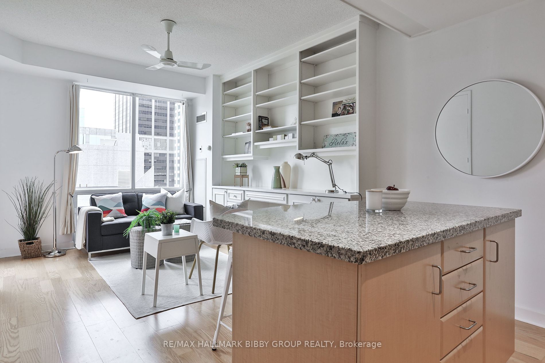 85 Bloor St E 09 Property Photo 1