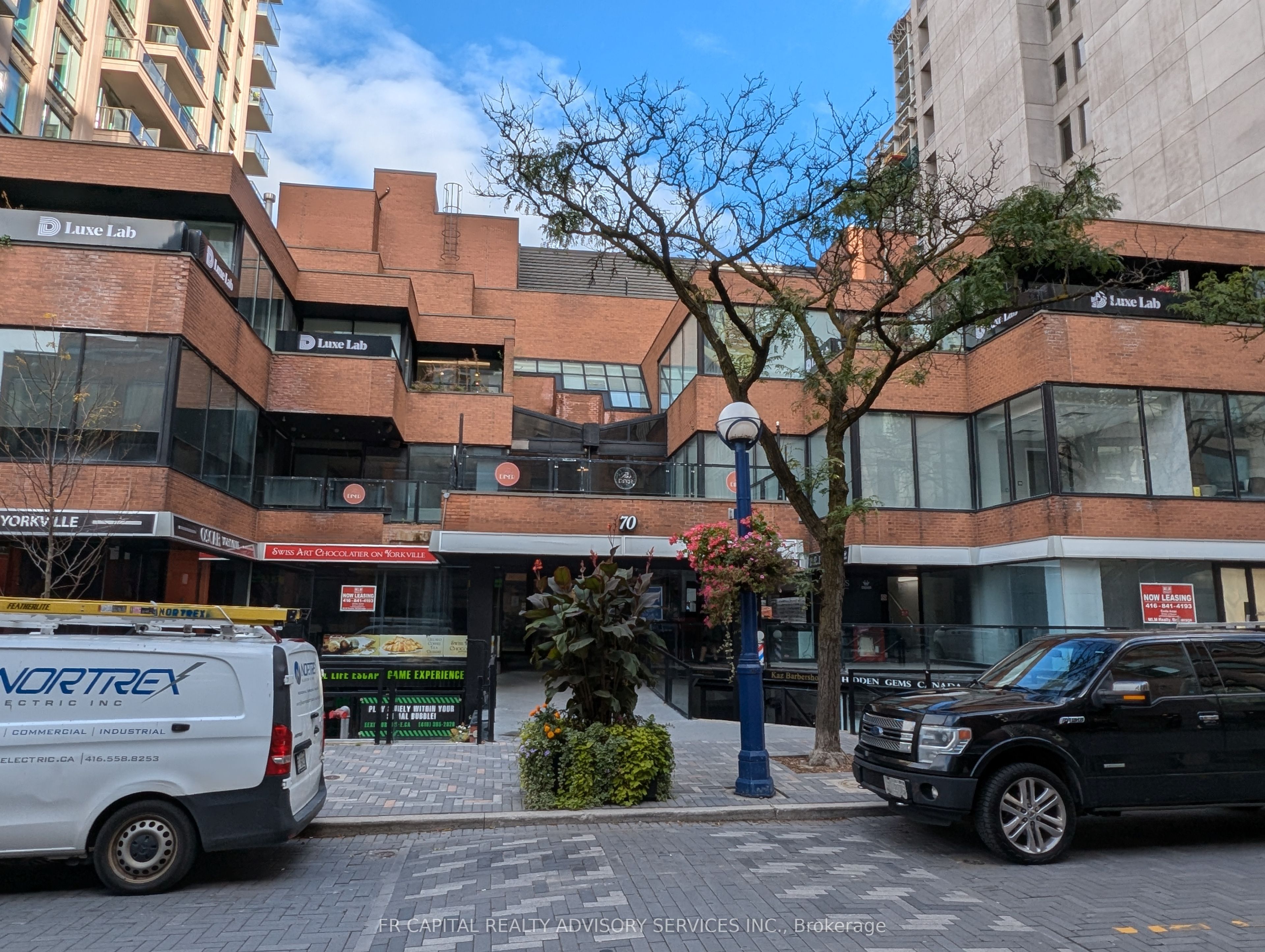 #u8-9 - 70 Yorkville Avenue Property Photo 1