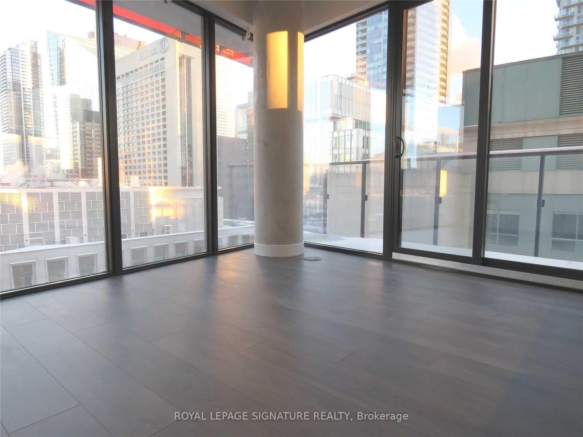 215 Queen St W 11 Property Photo 1