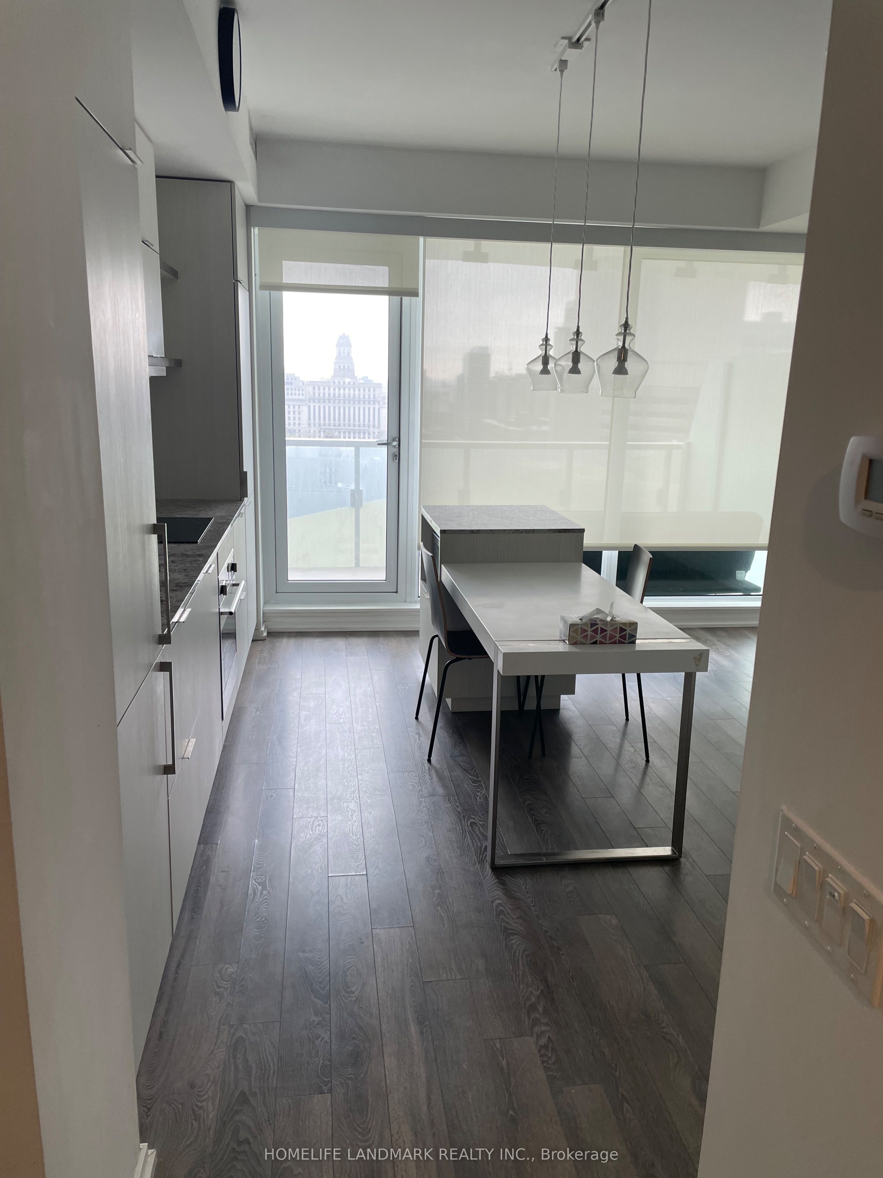 #1611 - 197 Yonge Street Property Photo 4