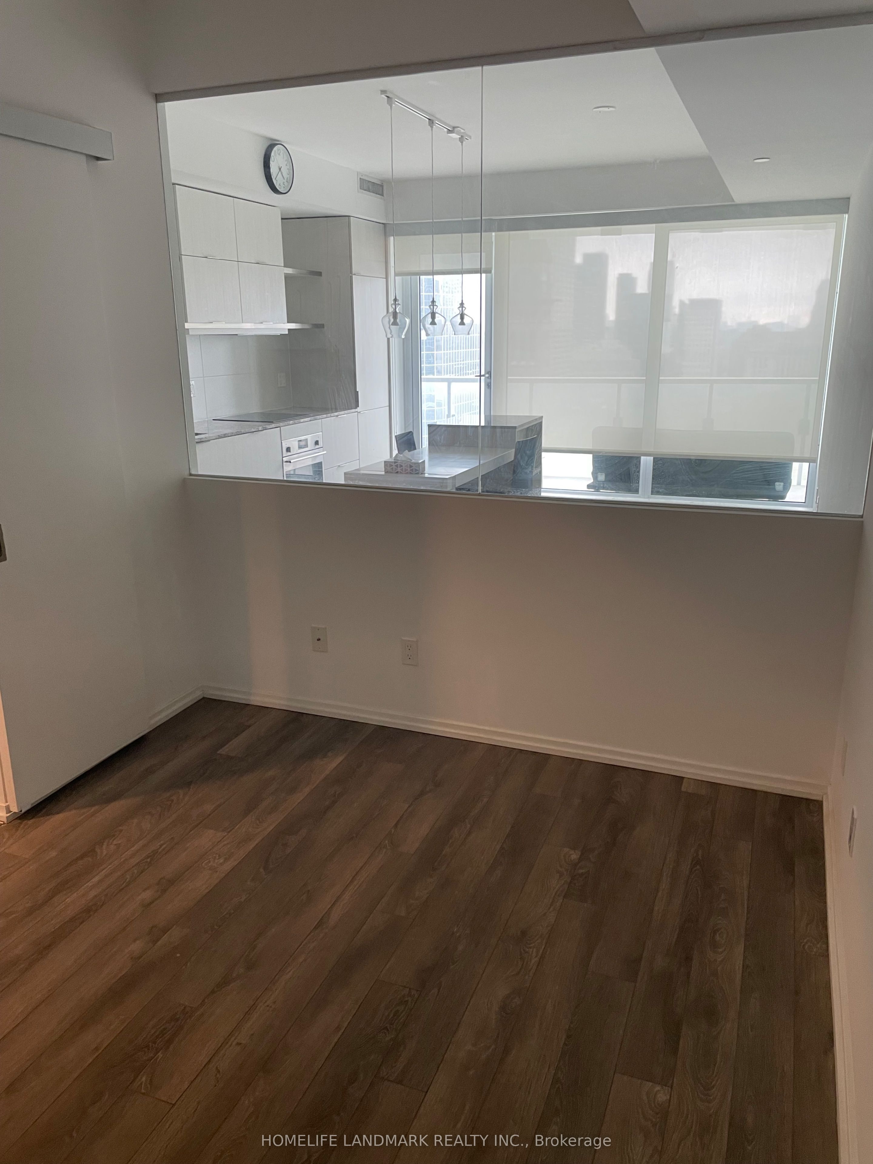 #1611 - 197 Yonge Street Property Photo 7