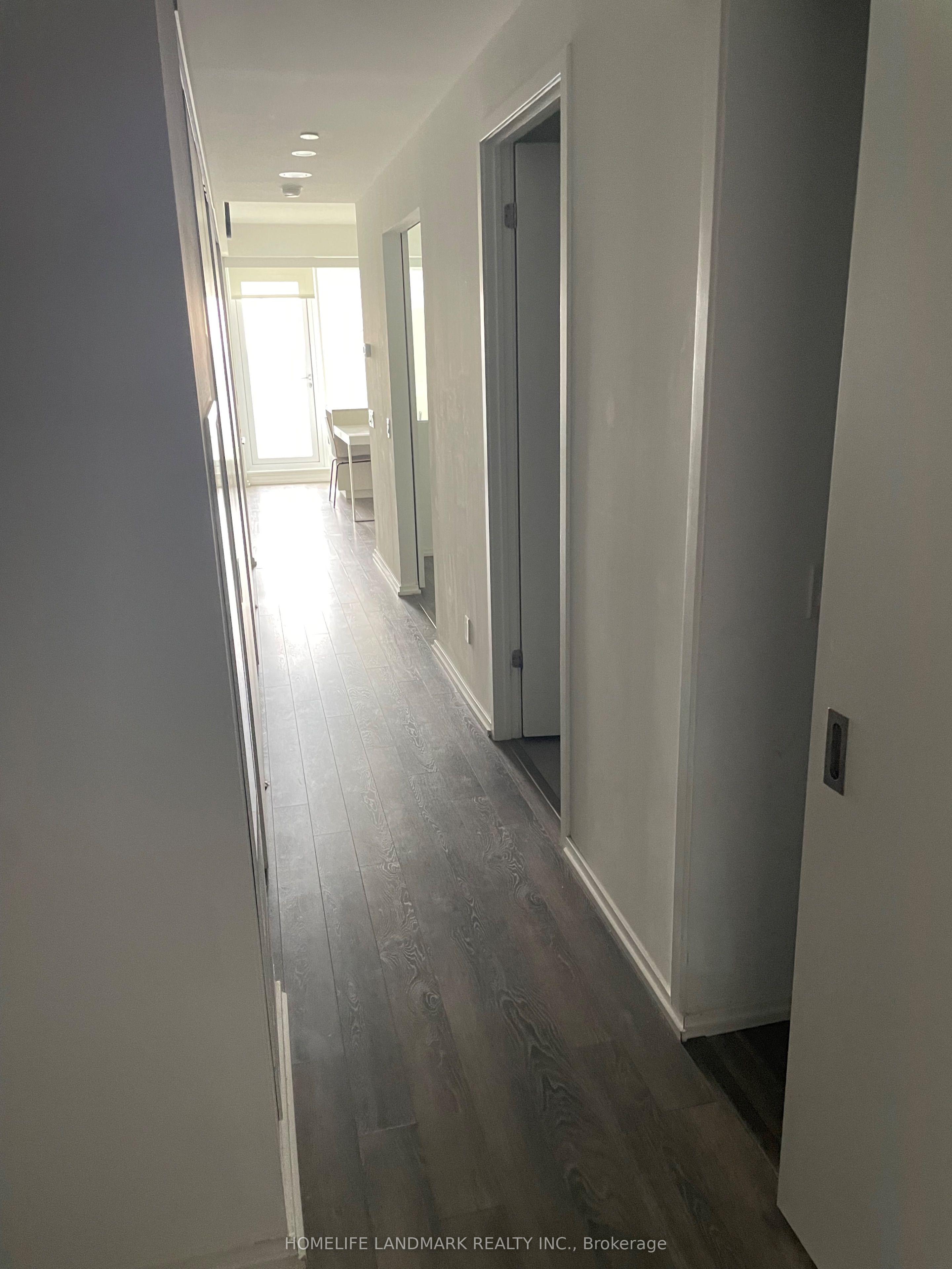 #1611 - 197 Yonge Street Property Photo 9